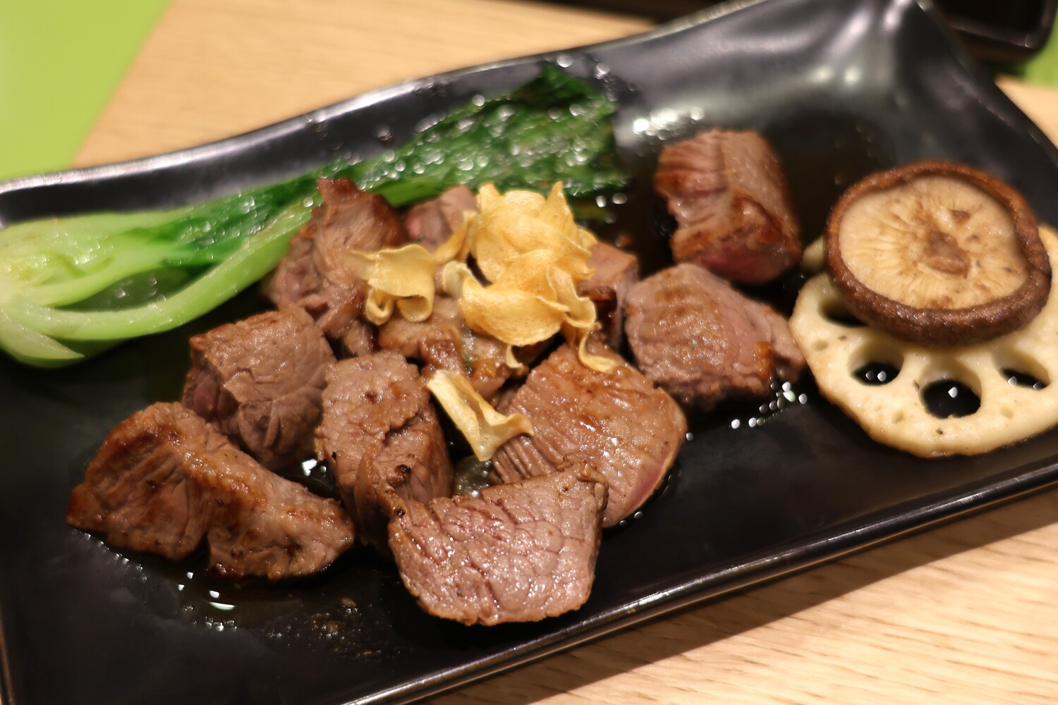 牛肉煎得恰到好處，肉質還嘗得到彈性。