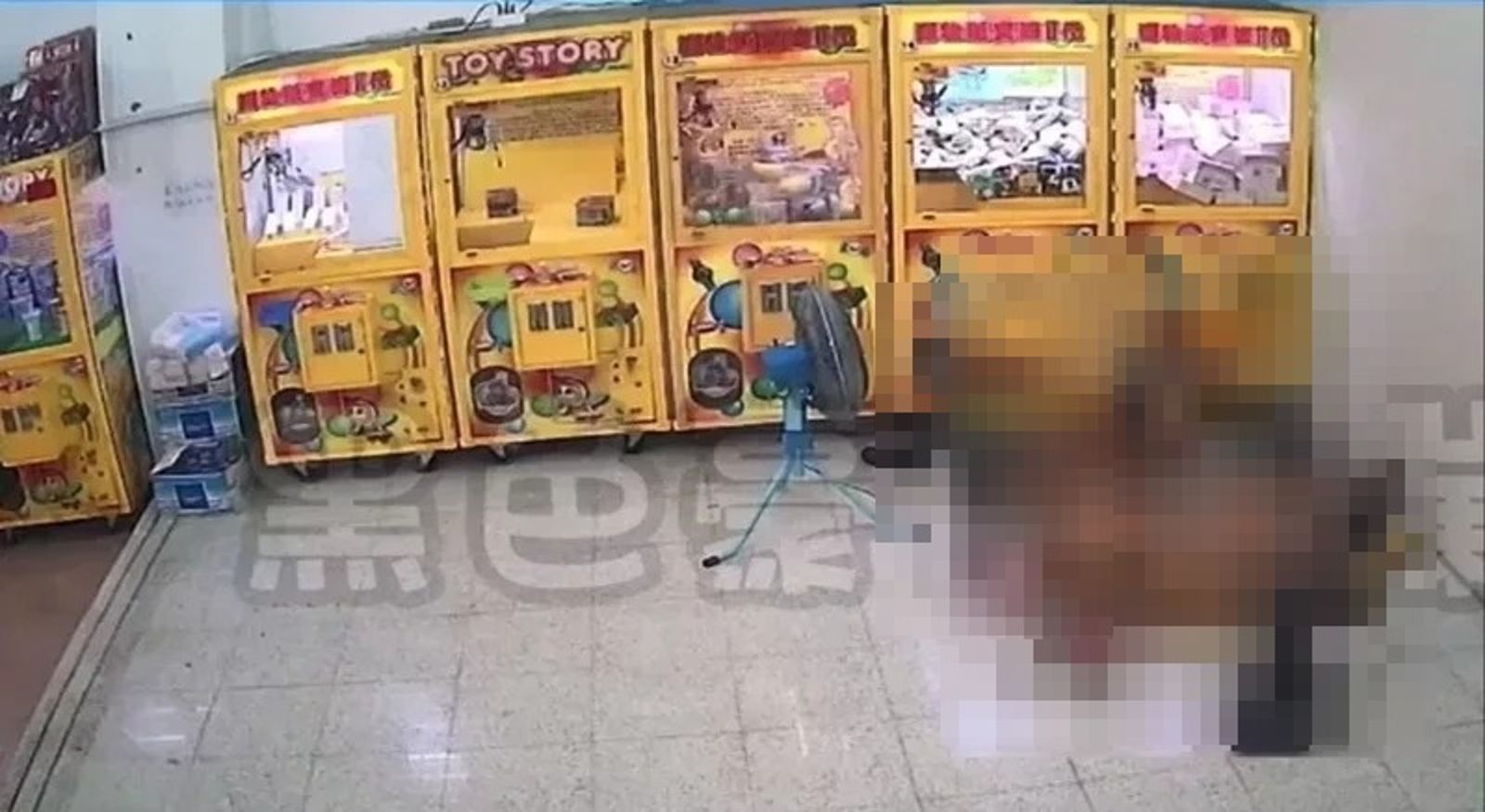 嘉義夾娃娃機店活春宮「女主角啪完神隱」身分被查出　遭通緝下場曝光
