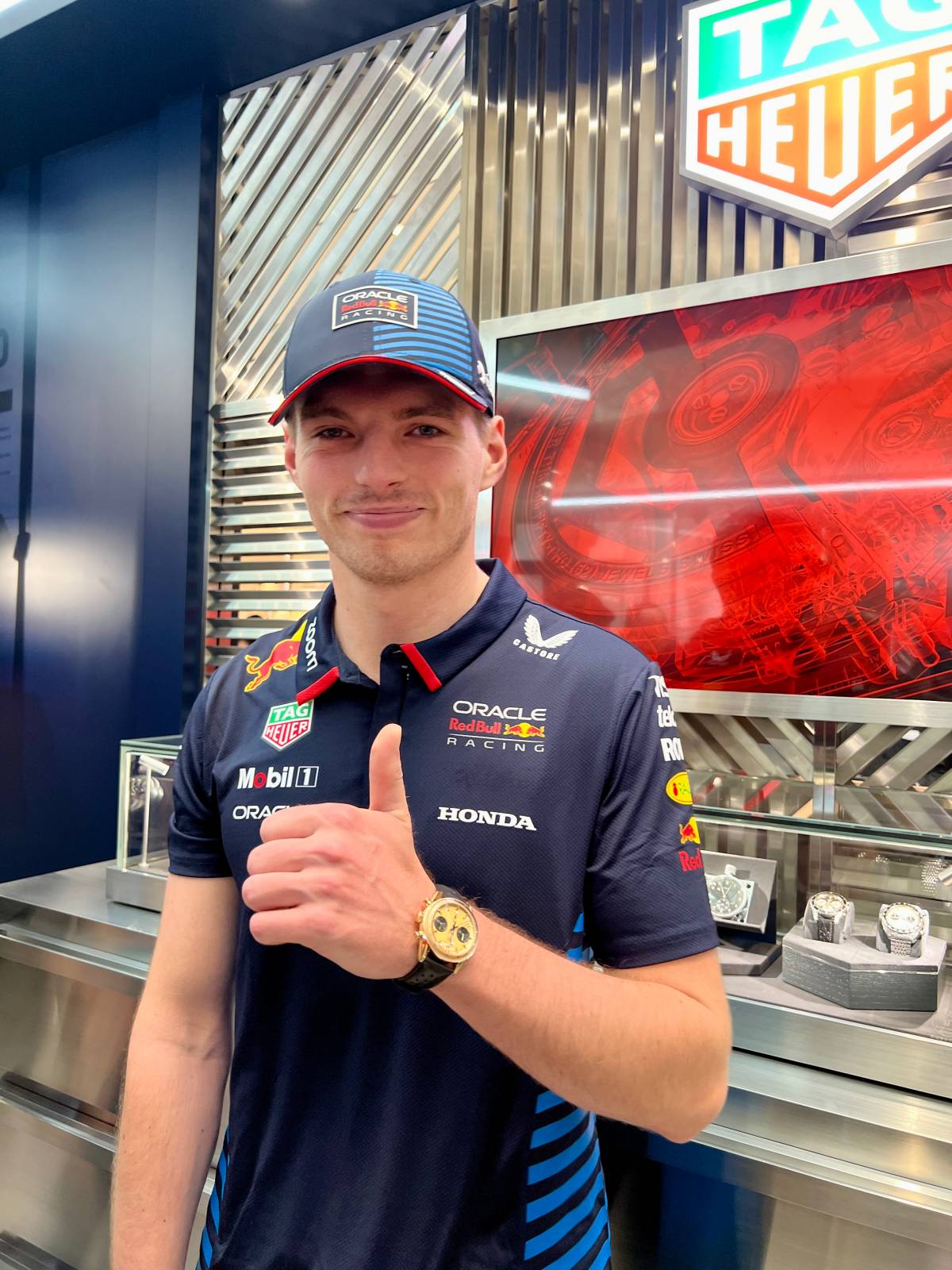 新一代「車神」Max Verstappen出席TAG Heuer的IFC快閃店活動,佩戴的他去年奪下總冠軍時,品牌送給他的「Carrera系列」Success計時碼錶。