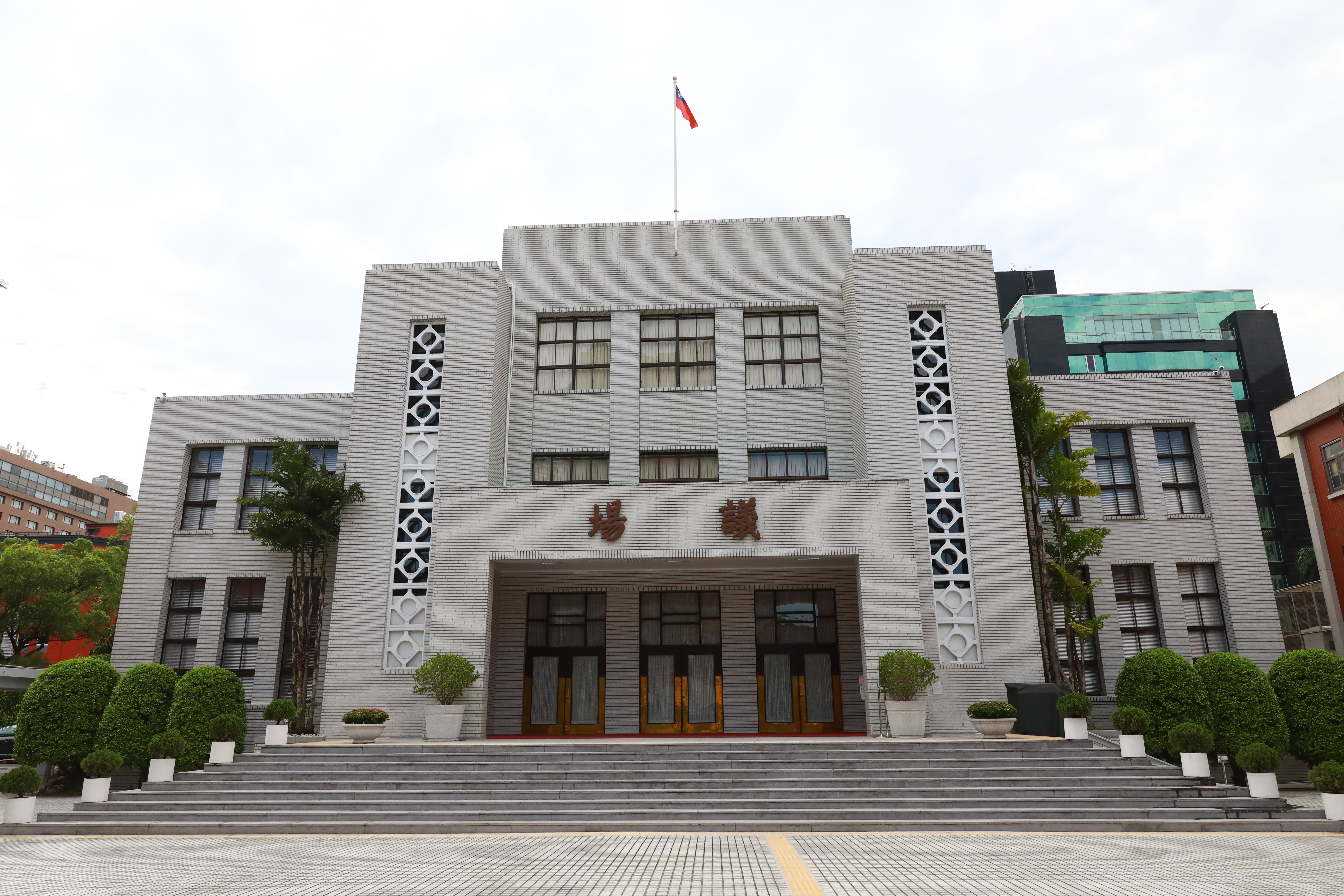 對於立委受困電梯，立法院做出回應。（本刊資料照）