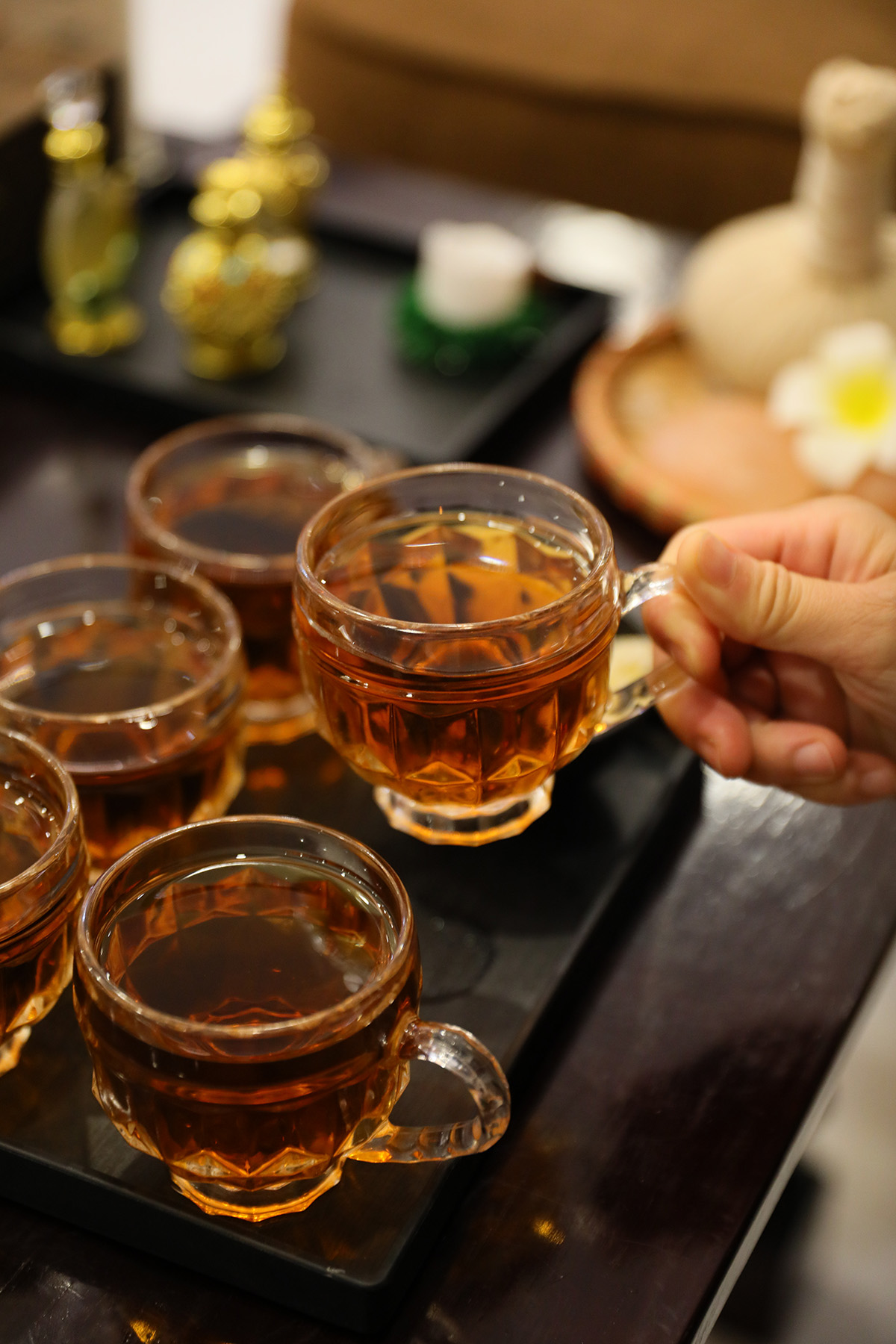 按摩結束後會附上溫熱麥茶。