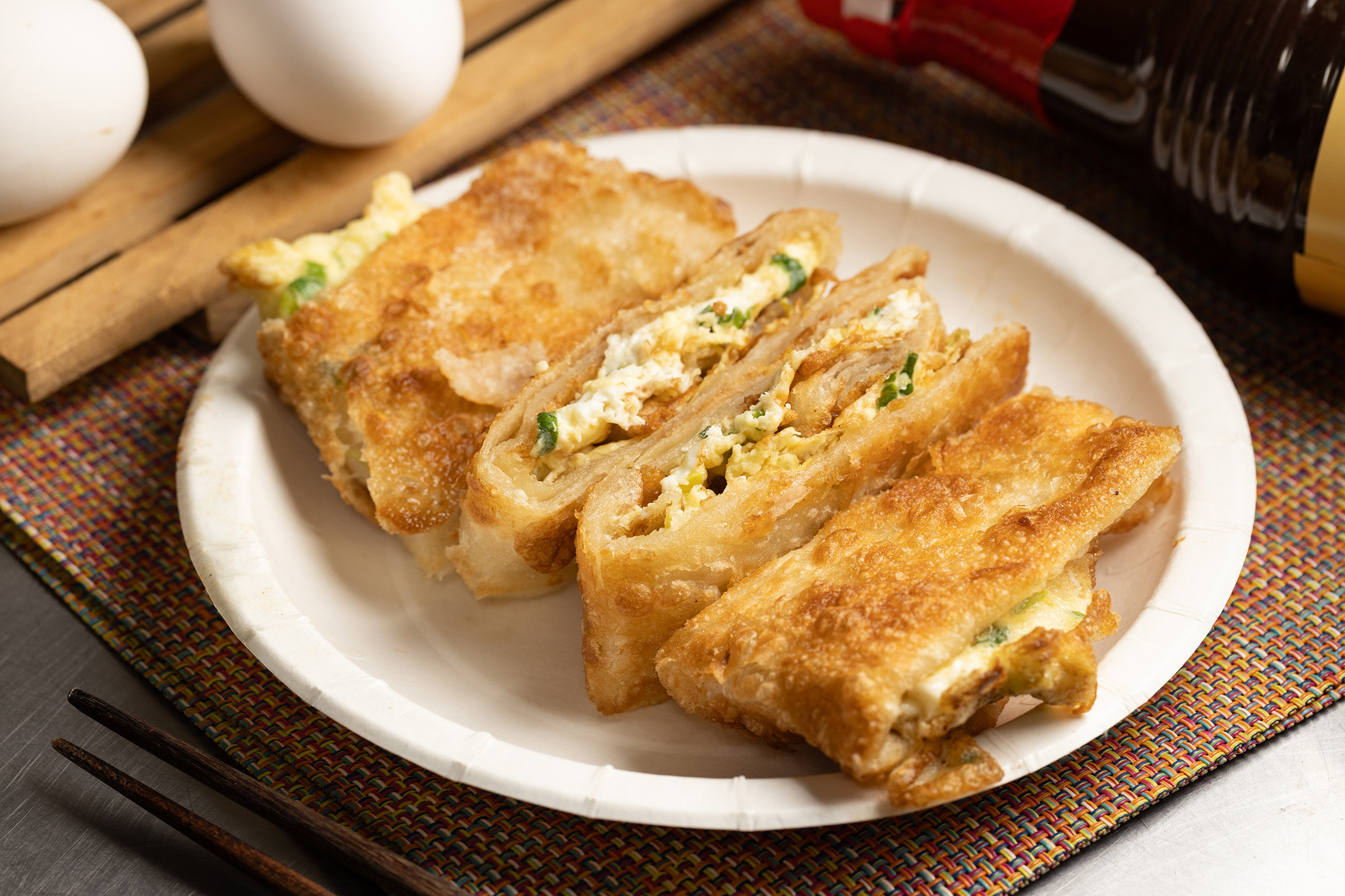 位於石牌實踐街的無名手工蛋餅店，不僅石牌人喜愛，也深受國際主廚江振誠的推崇。