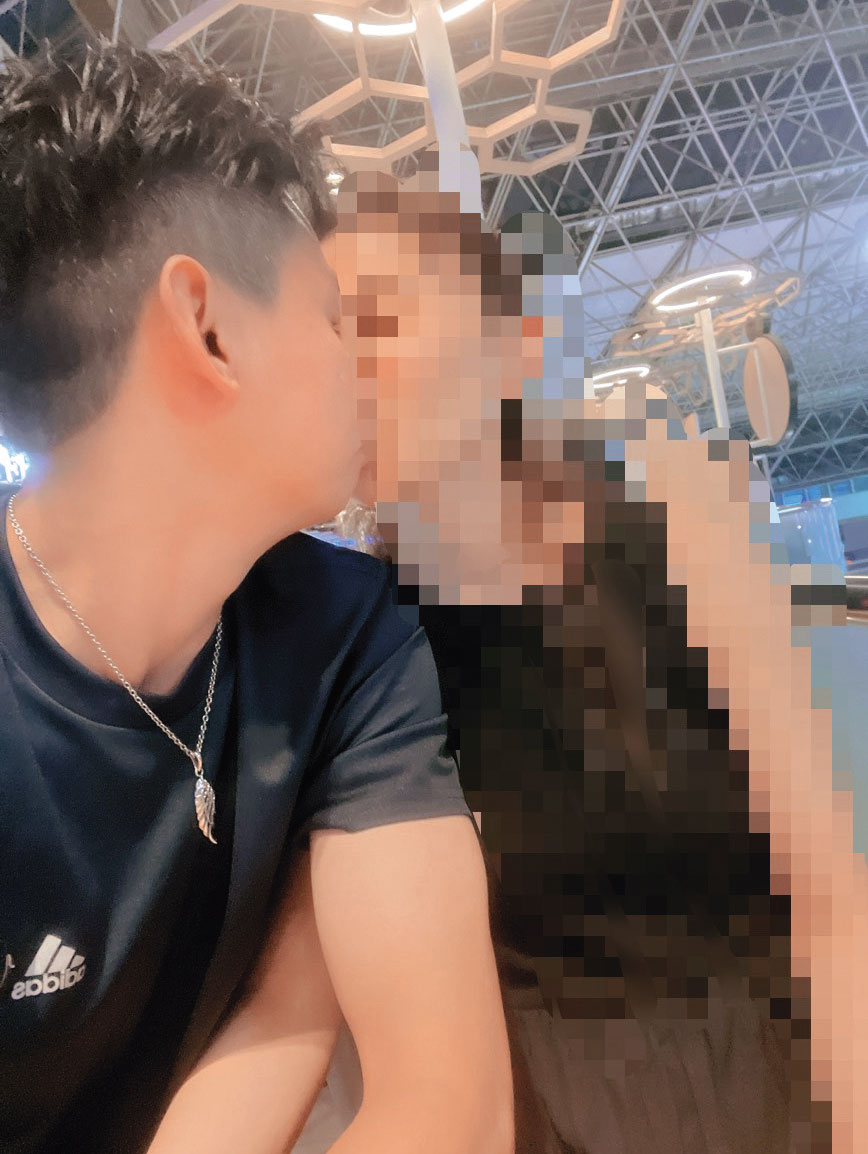 已婚的殷碩韓(左)遭爆偽單身、劈腿多女。(讀者提供)