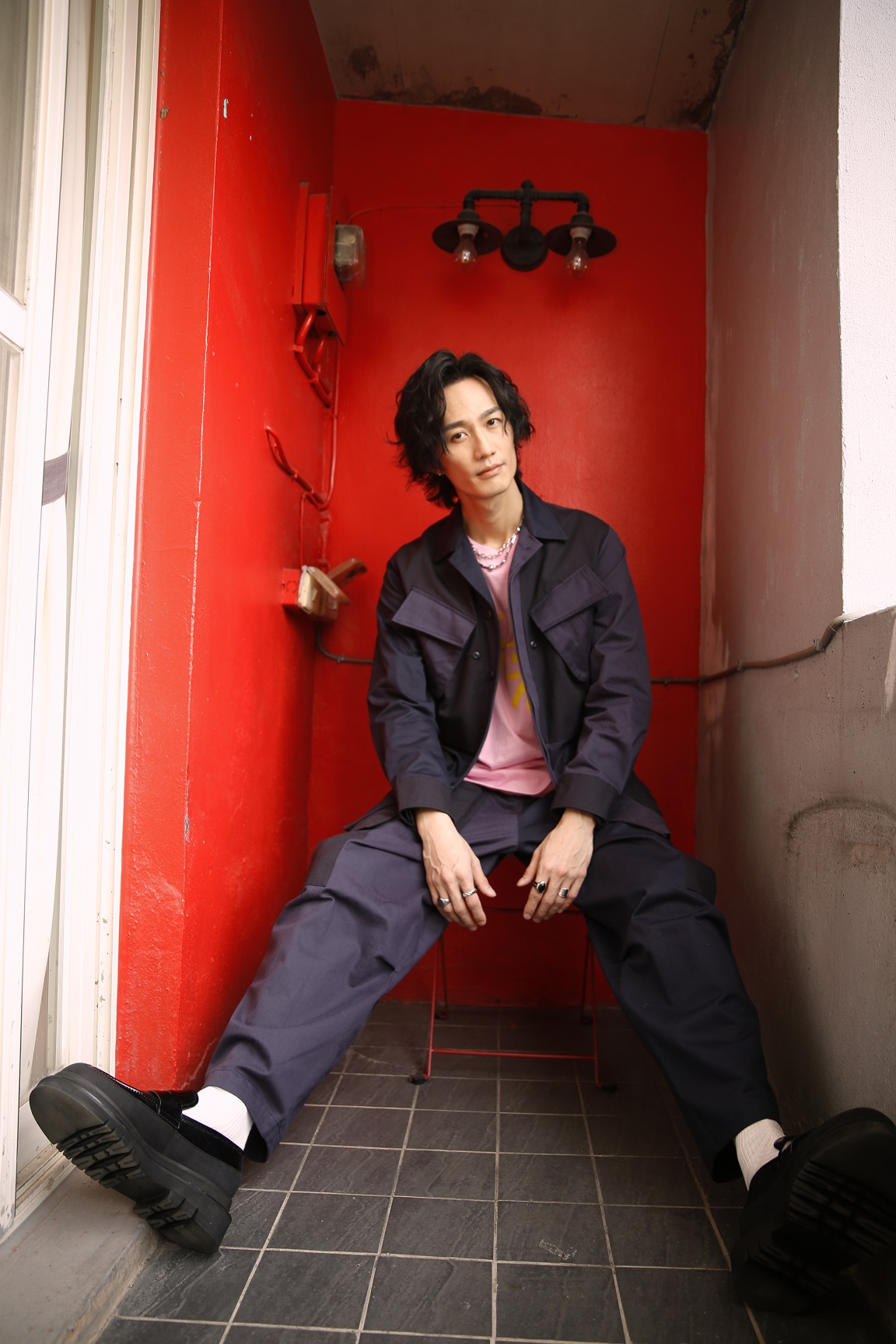 李英宏在《莎莉》中以流利的台語為表演加分。