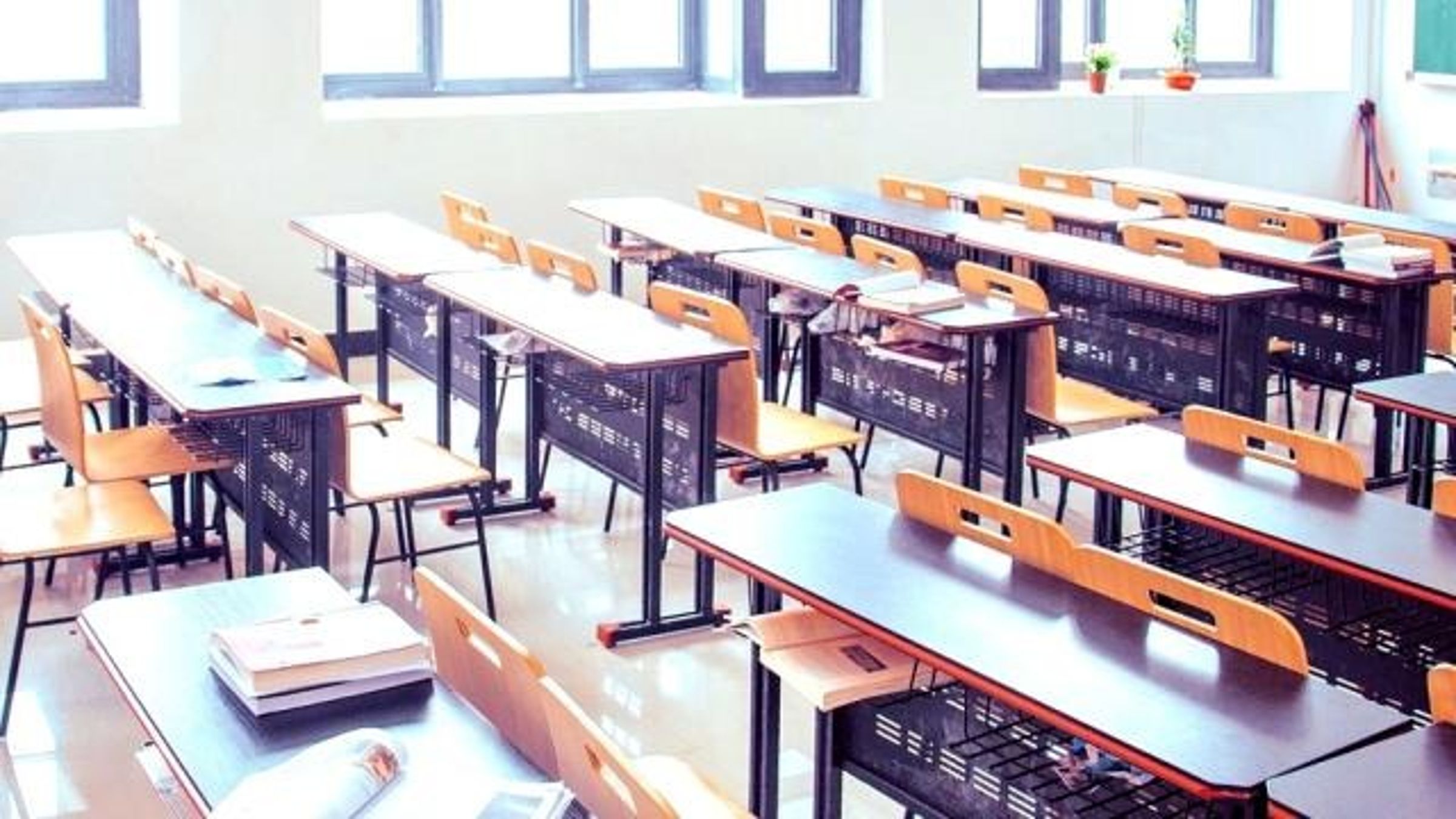 新北國中生割喉案,引發社會關注,巴毛律師稍早發文搖頭嘆「很多少年犯進去,就是去練蠱,出來變得更大尾。」示意圖。(翻攝自Pixabay)