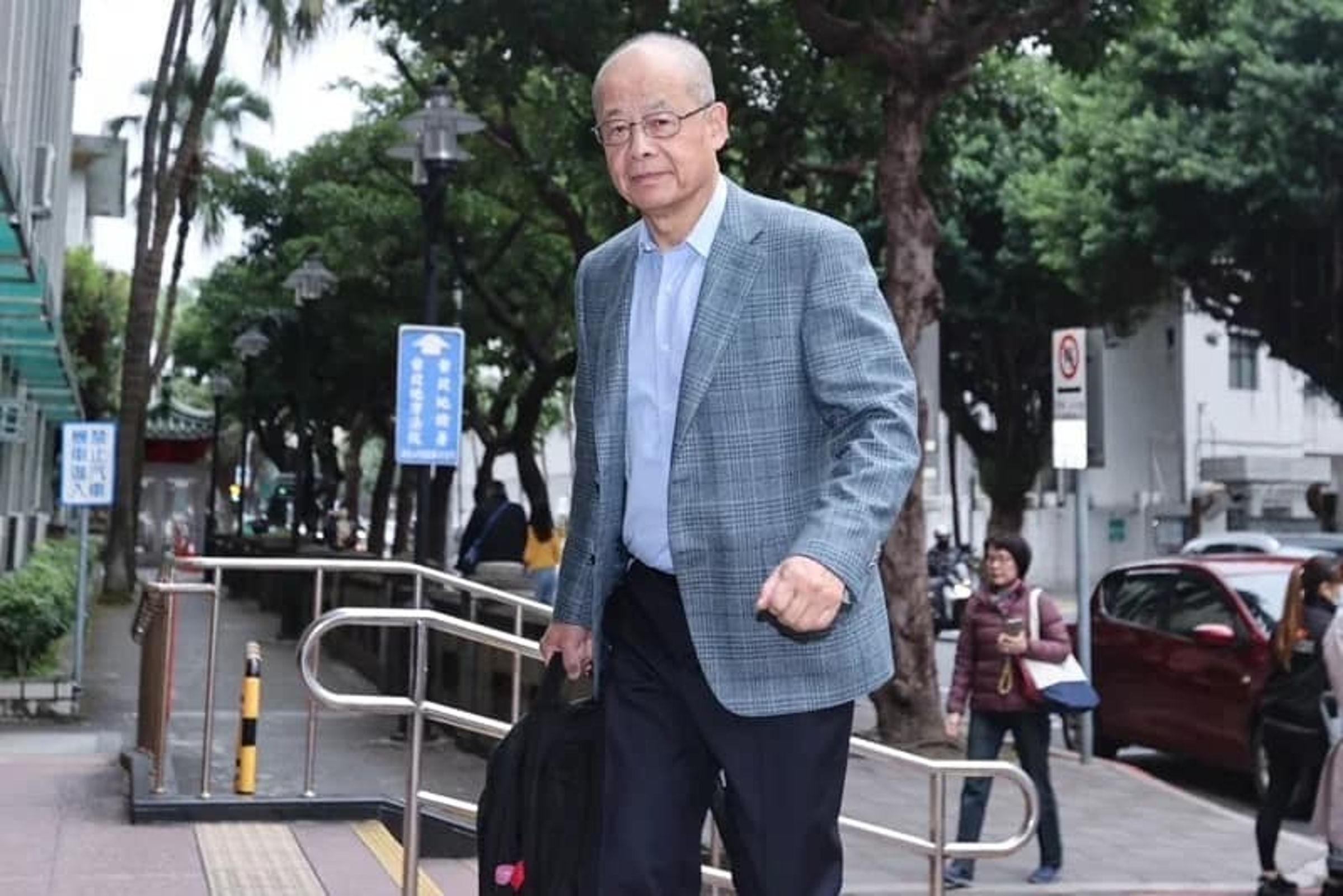 陳時奮對沈富雄的民事求償遭駁回。(翻攝自翁達瑞臉書)