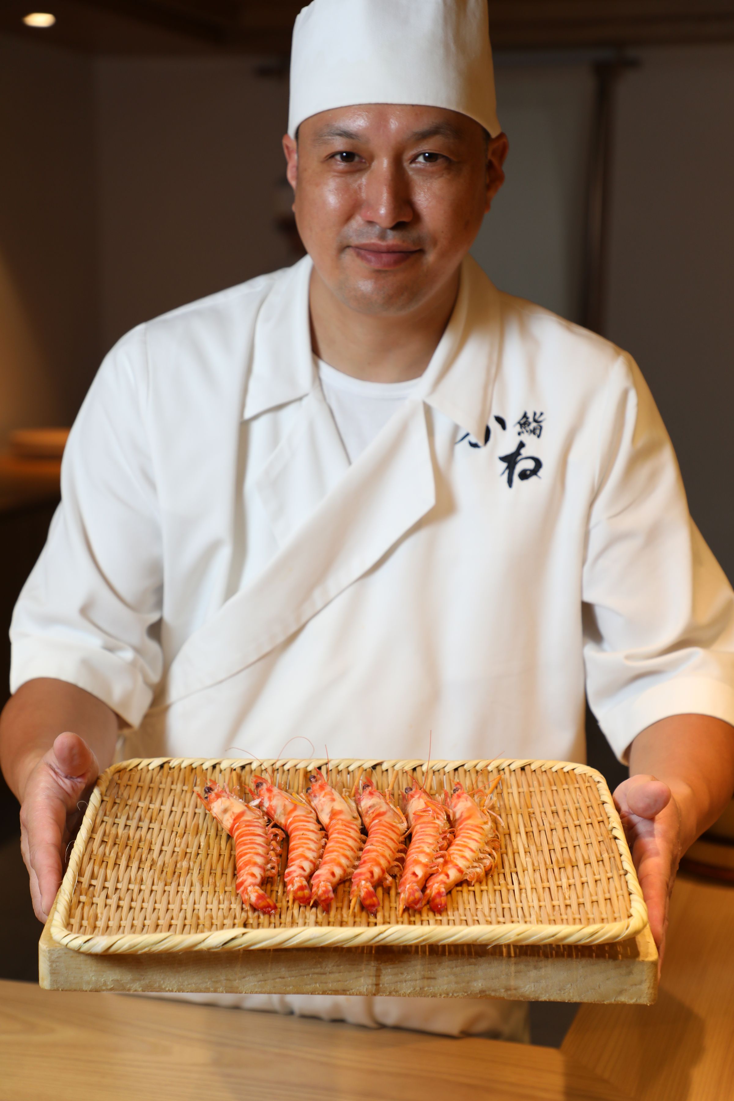 料理長金子司出生於東京，18歲入行，至今已有逾20年的豐富資歷。