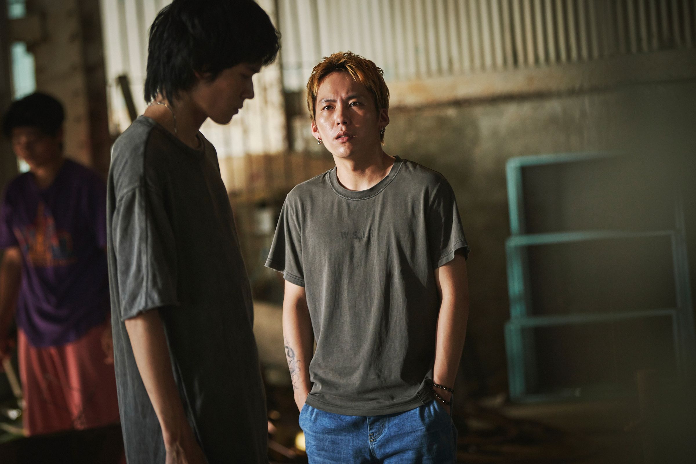 《壞男孩》中巫建和以一頭金髮亮相,在片中飾演壞男孩們的老大。(好勁影業提供)