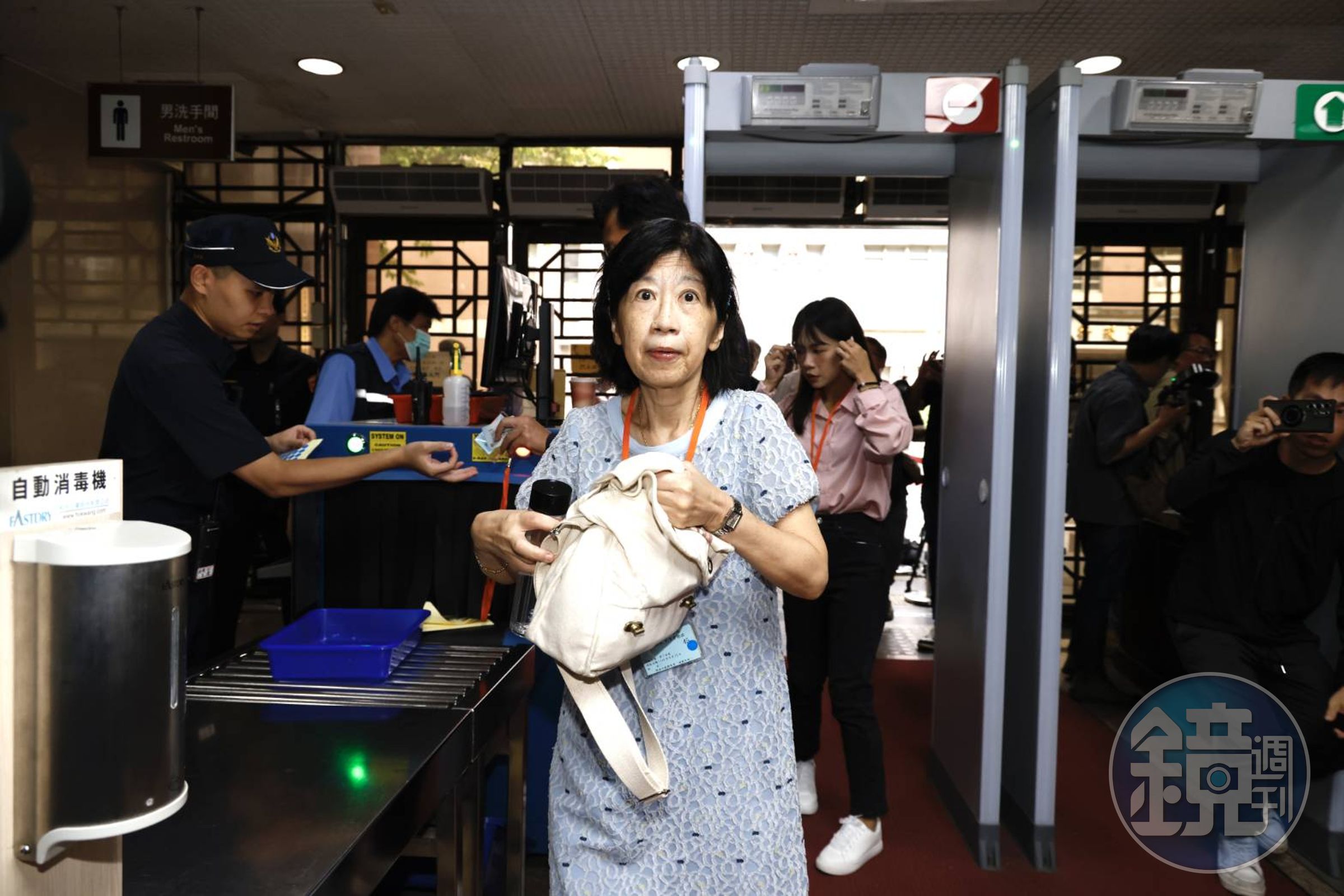 陳佩琪今日還貼出不完整的兩張存摺照片,聲稱這就是檢方認為「犯罪嫌疑重大」的存摺。(本刊資料照)
