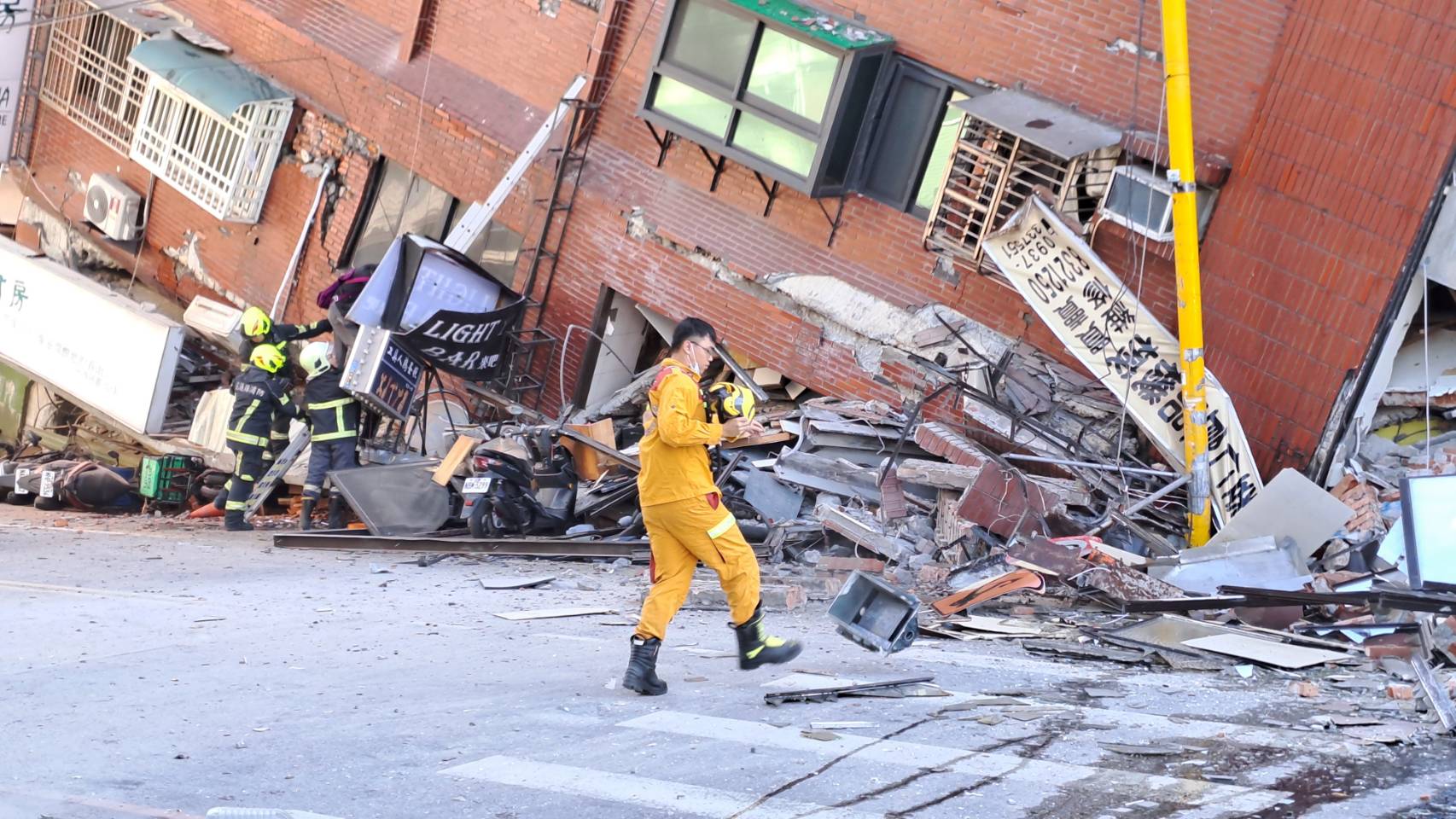 花蓮大地震震撼全台，國內六大保險也已啟動緊急應變服務。