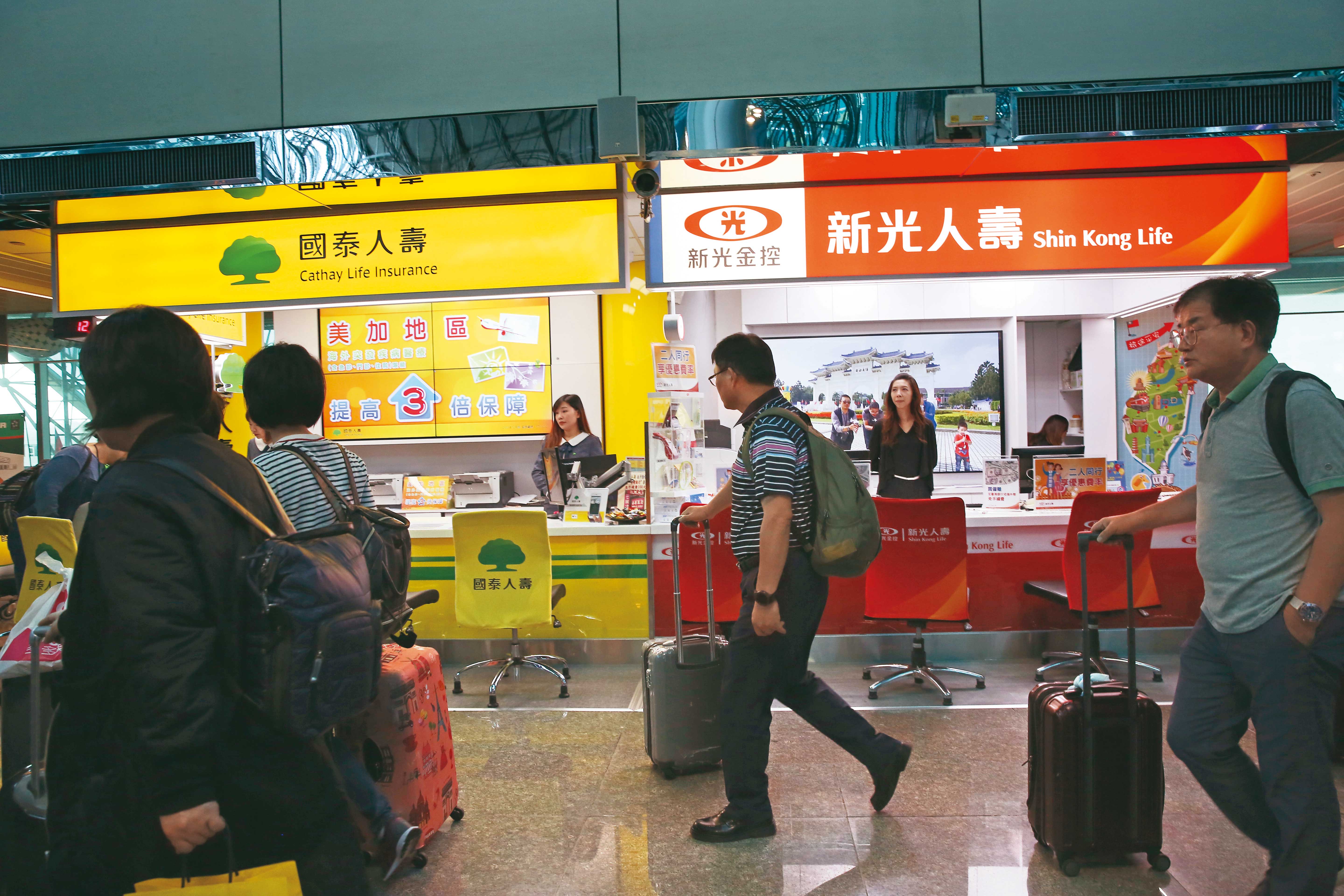 壽險業六成保費投資海外，讓壽險業成新台幣狂升首波受災戶。