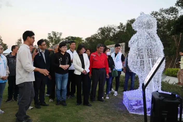 來場永續耶誕！雲林環保局推動垃圾變黃金，為地球盡一份心。（雲林縣環保局提供）