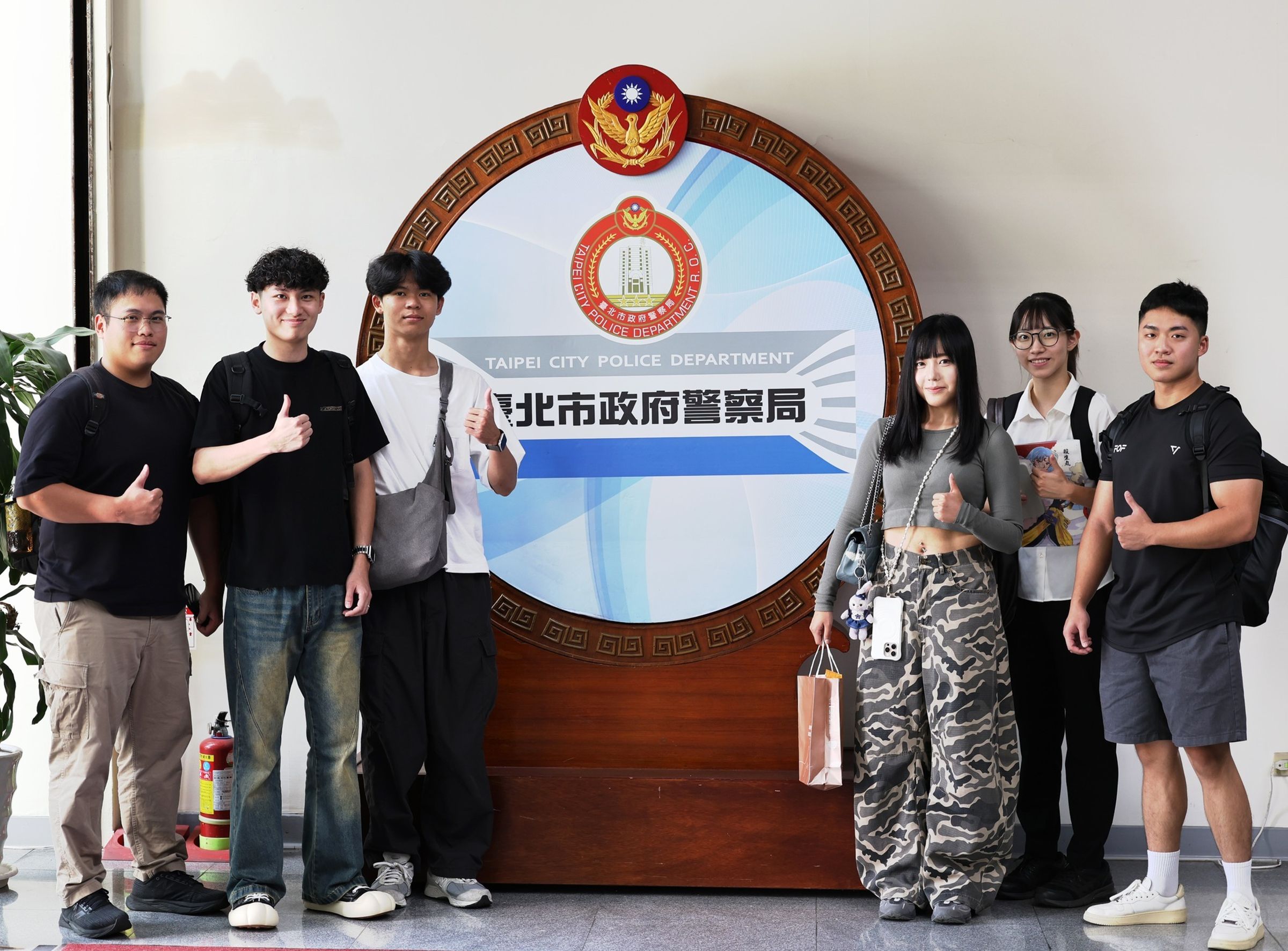 剛加入北市大安分局的正妹女警引起網友關注。（翻攝自臉書粉專「NPA署長室」）