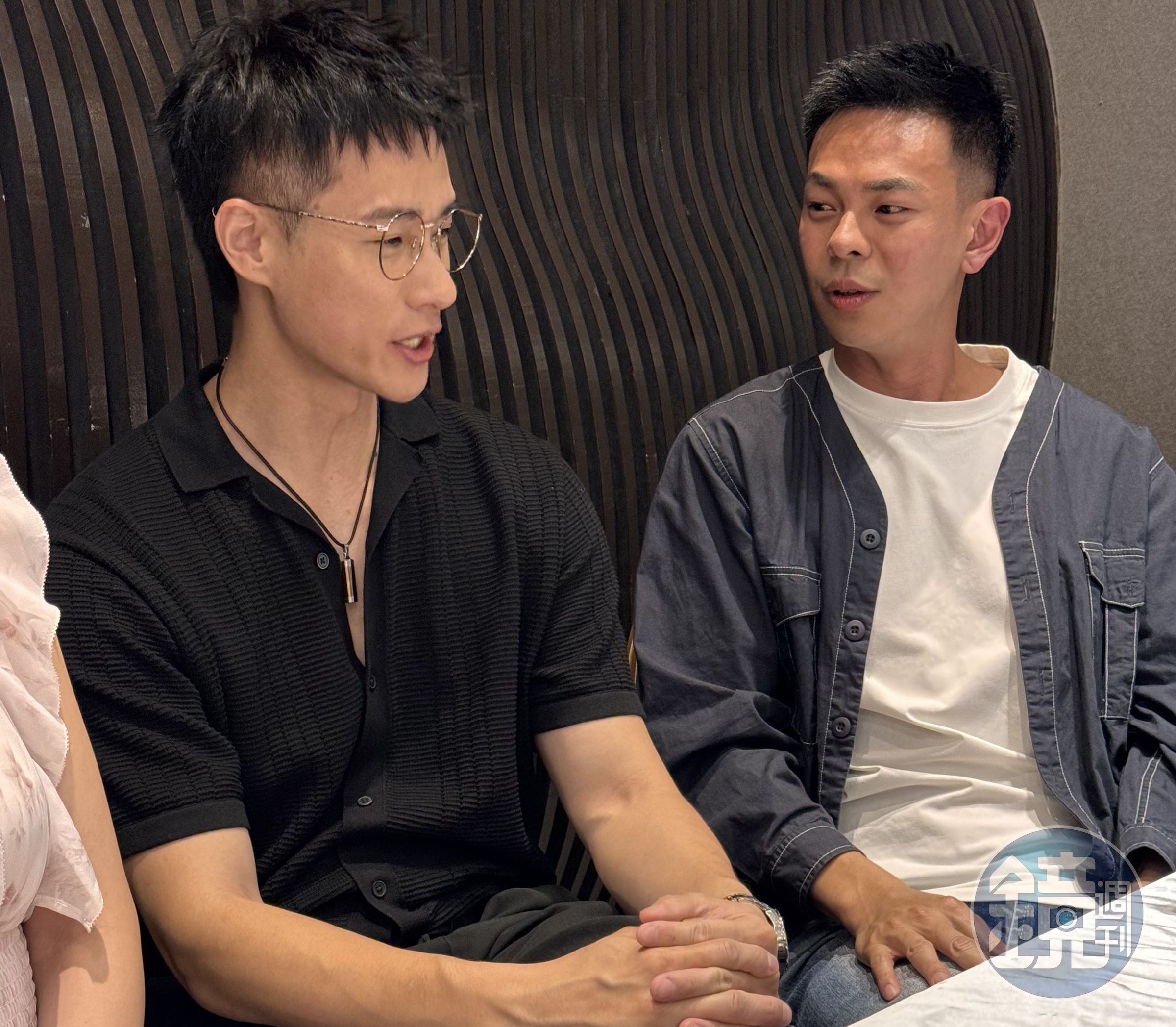 孫綻(右)上周殺青酒才說往目標努力就傳分手。(左為盧彥澤)