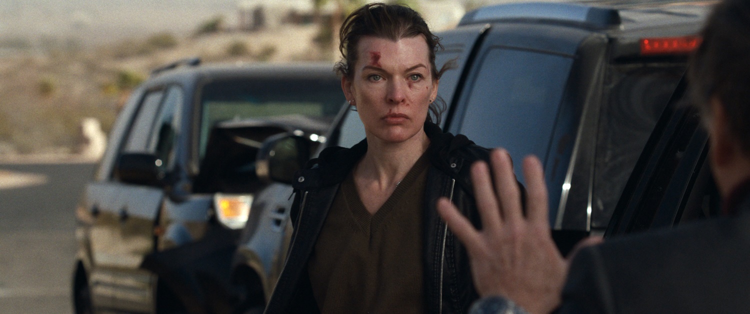 蜜拉喬娃維琪在《72小時即刻救援》飾演特種部隊成員，為救愛女隻身深入「綁架之都」對抗人口販運集團。（車庫提供）