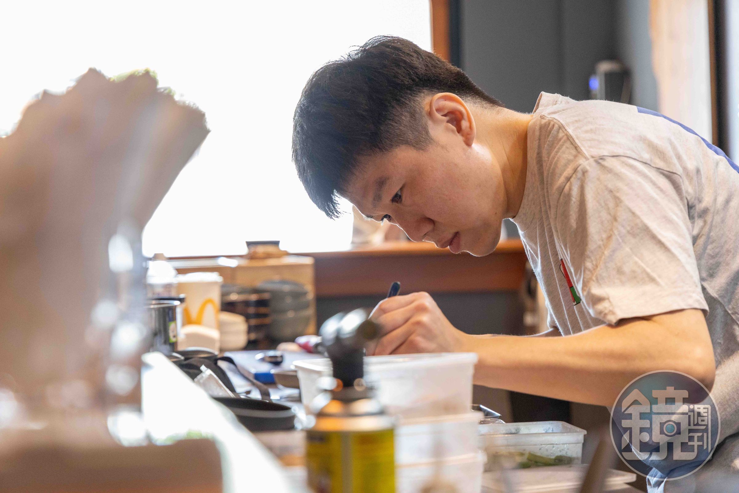 主廚每月都會調整部分菜色,讓熟客每次回訪都有不同驚喜。