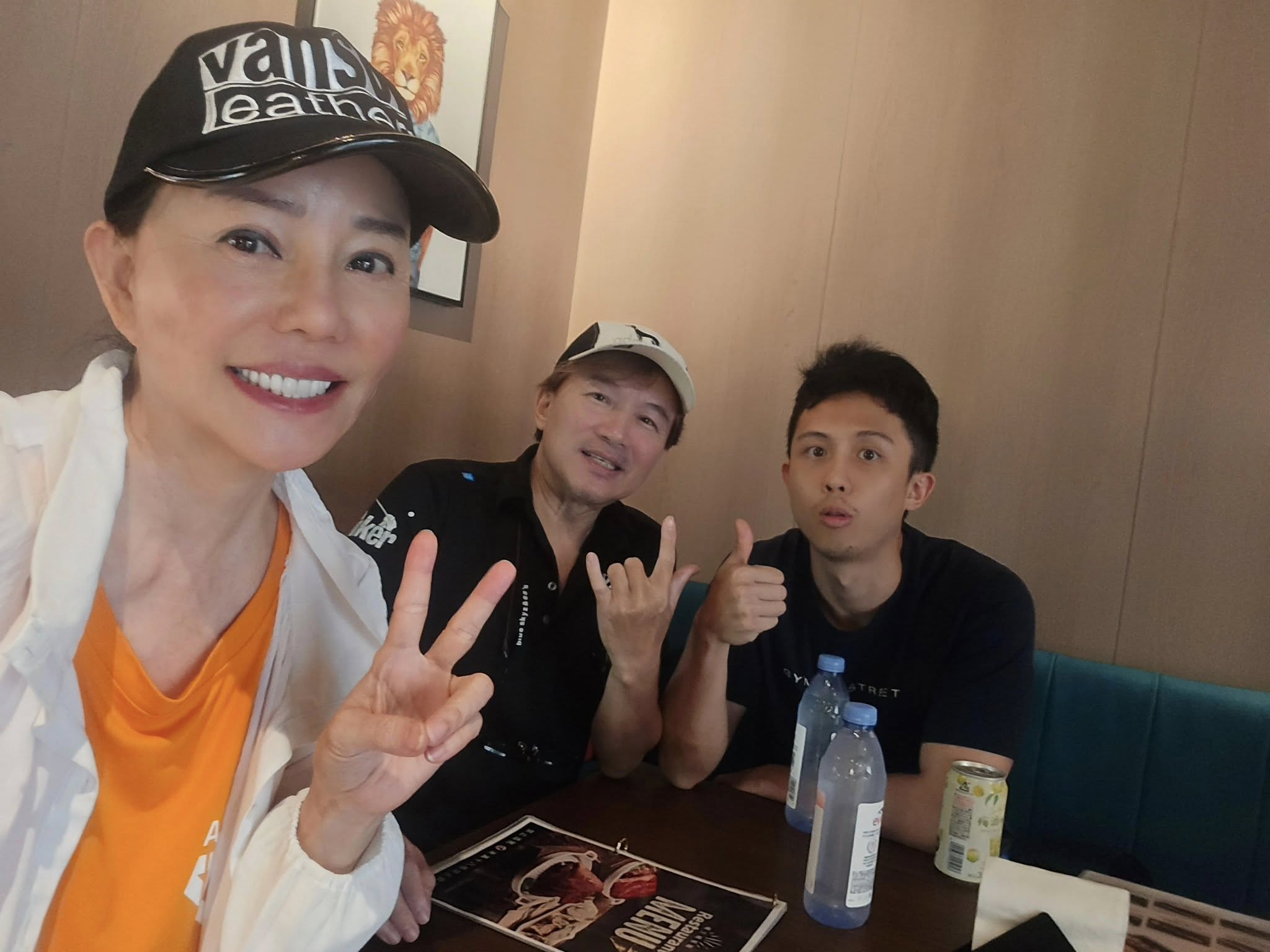 面對網友挖出兒子孫安佐爭議事件攻擊她，狄鶯回應自己不在意，「都攻擊8年了，我不想造口業」。（翻攝自狄鶯臉書）