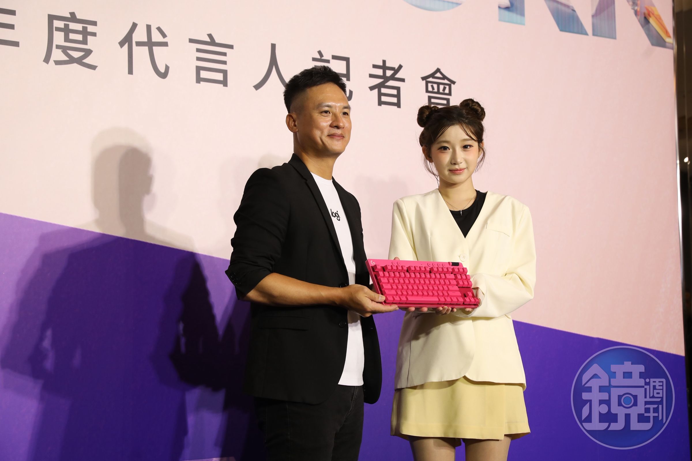 施前江(左)透露,羅技Logitech接下來還會與李珠珢(右)進一步合作。