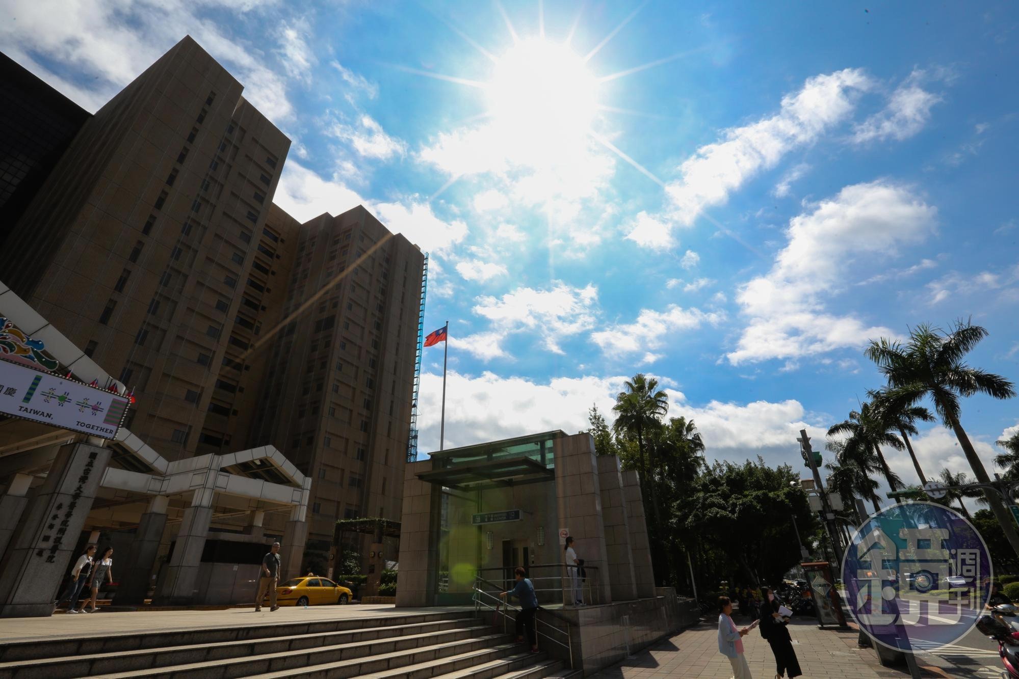 今天環境轉東南風，各地天氣溫暖。（示意圖，本刊資料照）