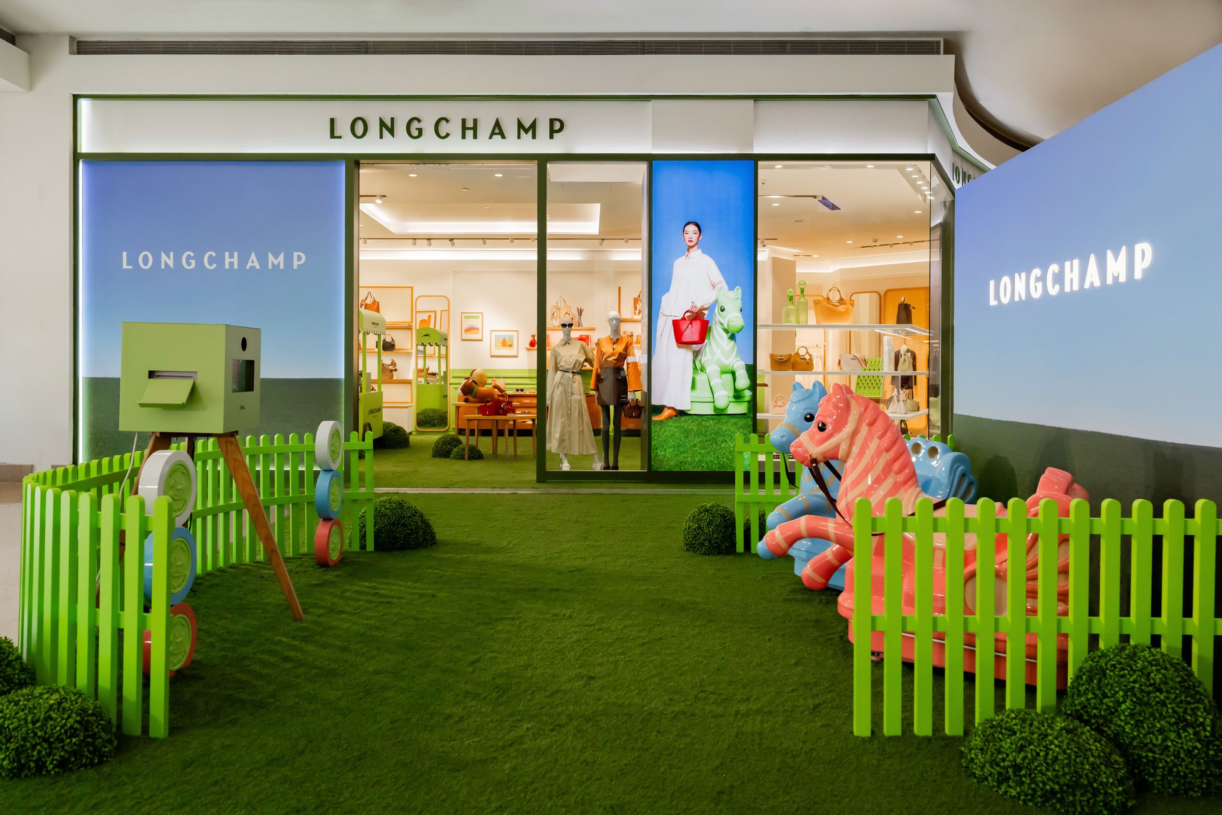 LONGCHAMP「搖搖馬樂園」新春限定活動位於台北101。(瓏驤提供)