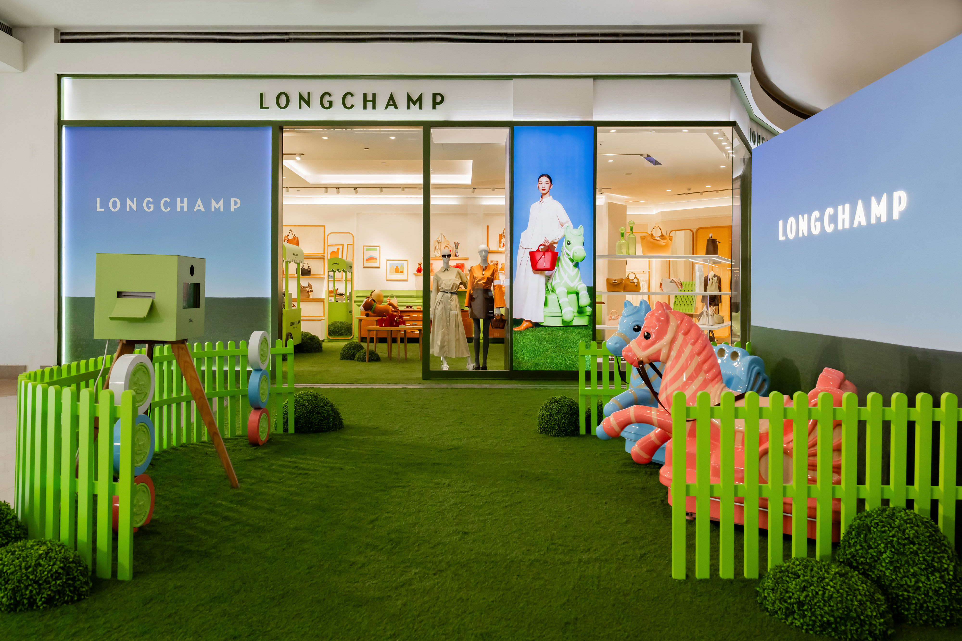 LONGCHAMP「搖搖馬樂園」新春限定活動位於台北101。（瓏驤提供）