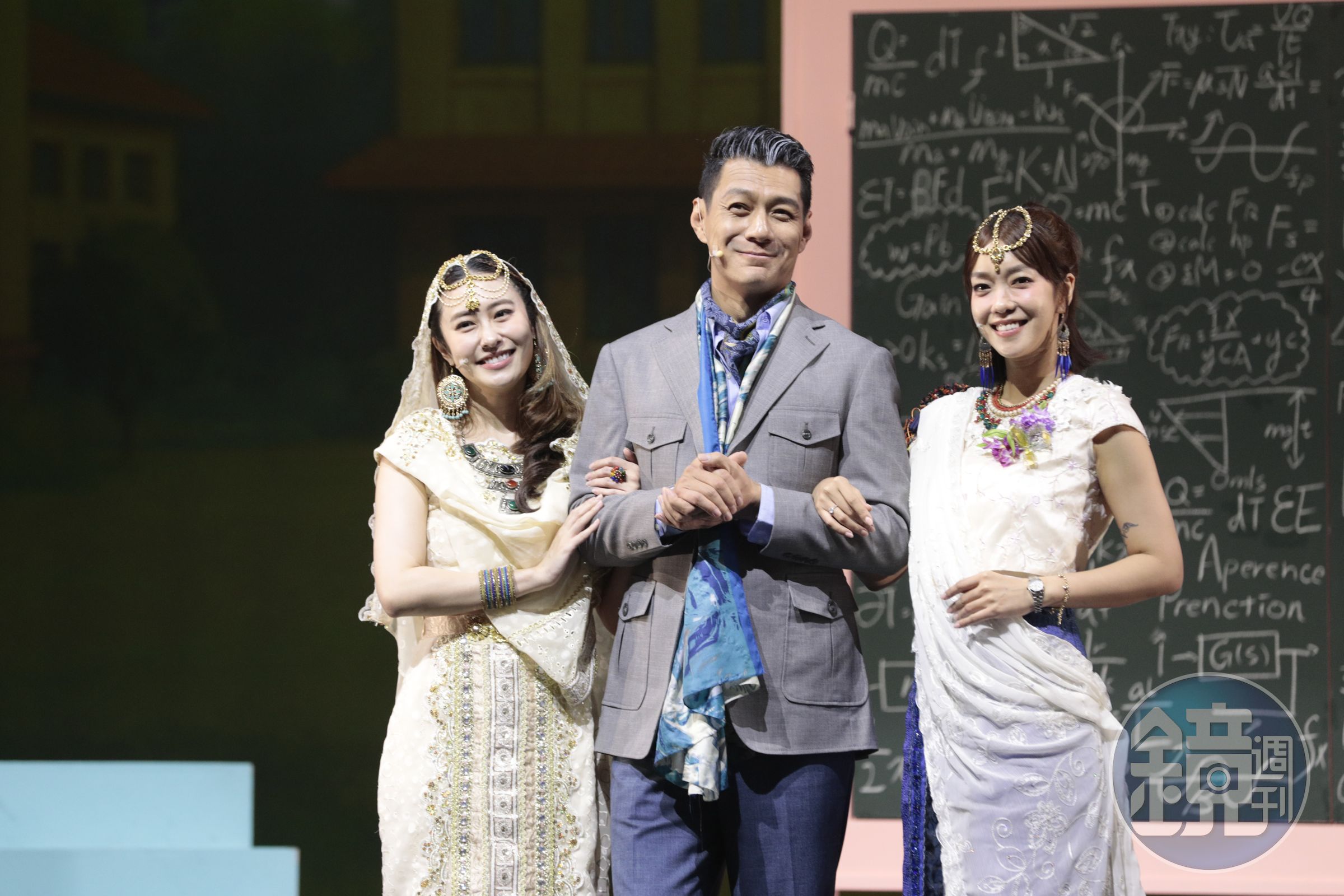 《三個傻瓜》由聶雲（中）特別演出，右為張郁婕、左為大霈。