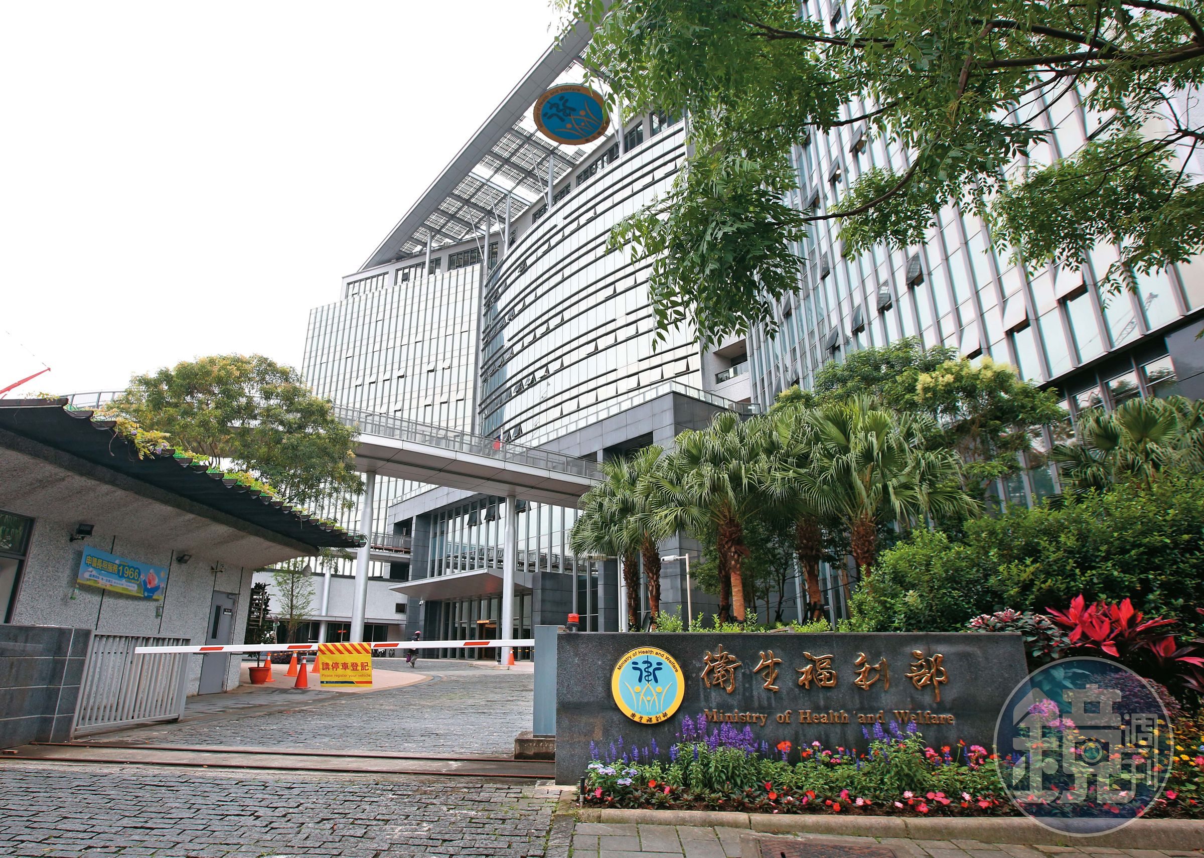 許朝程今年6月轉任衛福部祕書處長，在台北市南港的辦公室上班。