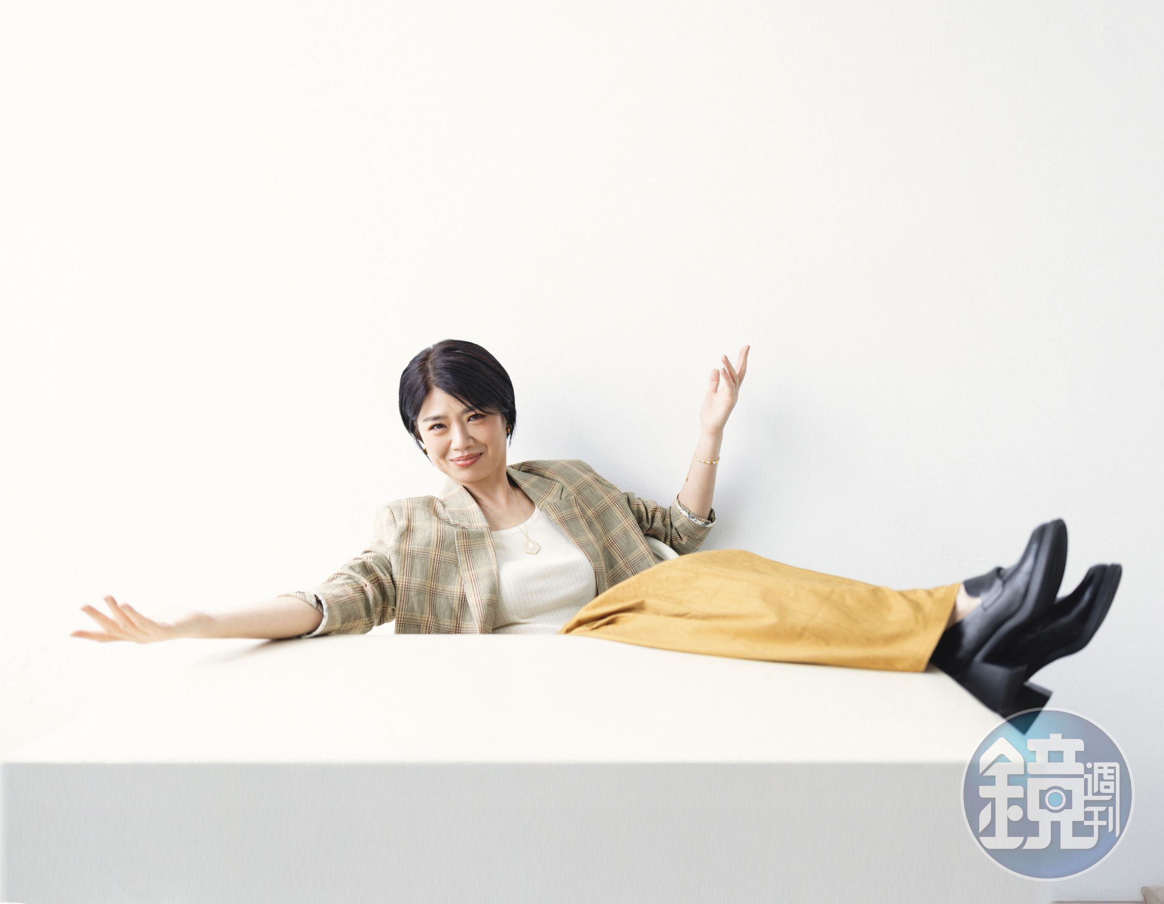從異軍突起的《俗女養成記》到一推出就造成轟動的《影后》，導演嚴藝文擅長描寫不同階段的女性，現在決定要反過來，描寫面對中年危機的男性。