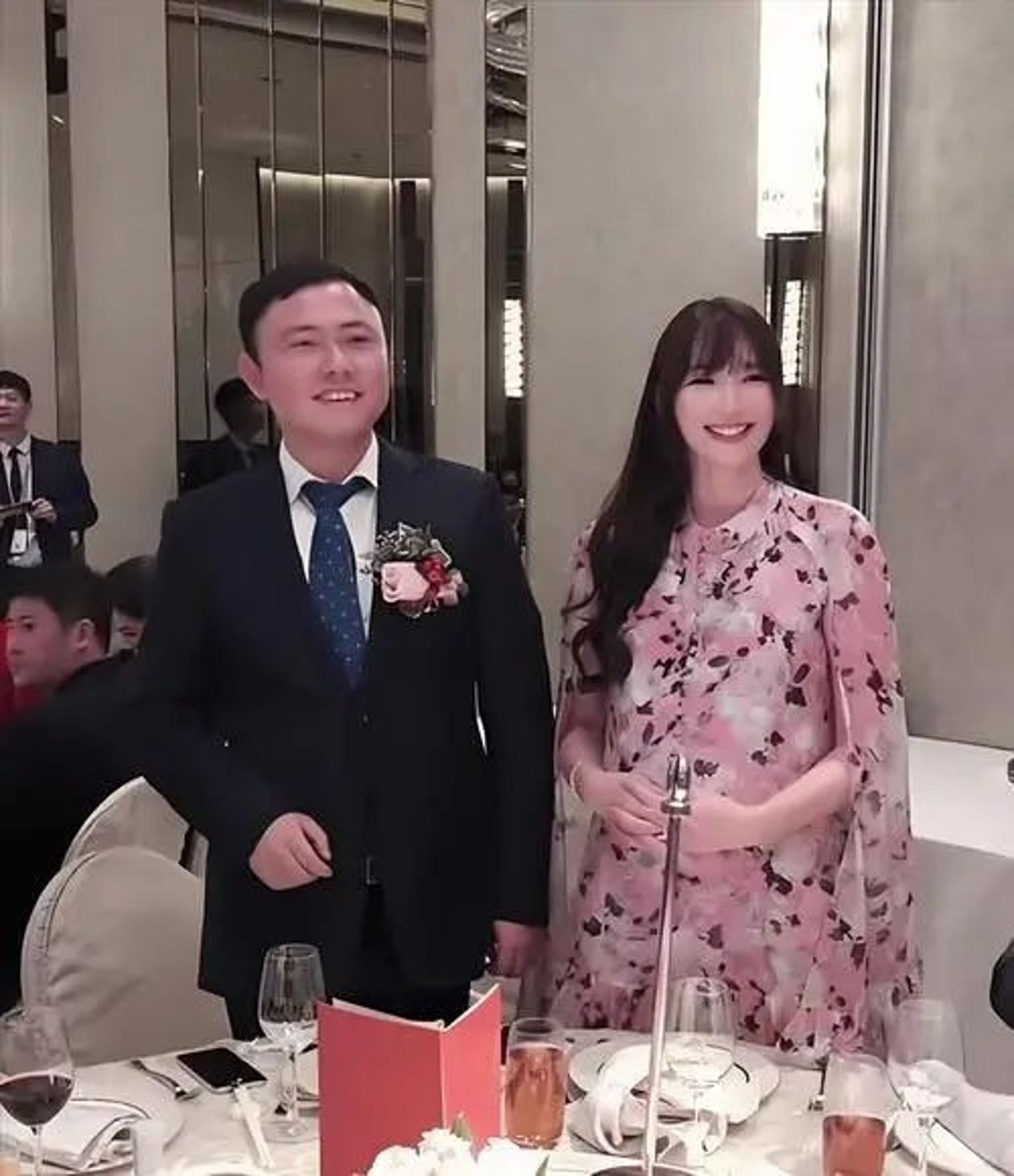 紀曉波與吳佩慈育有4名子女，至今未結婚。（網路照片）