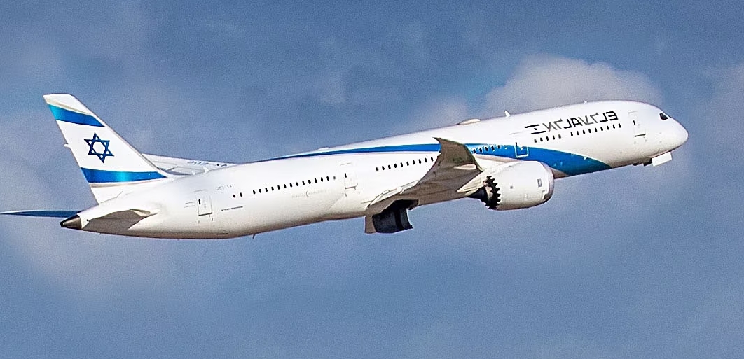 以色列航空表示，希望回國的乘客，在開放網站90分內，已經有逾6萬人加入排隊登記。（翻攝以色列航空官網）