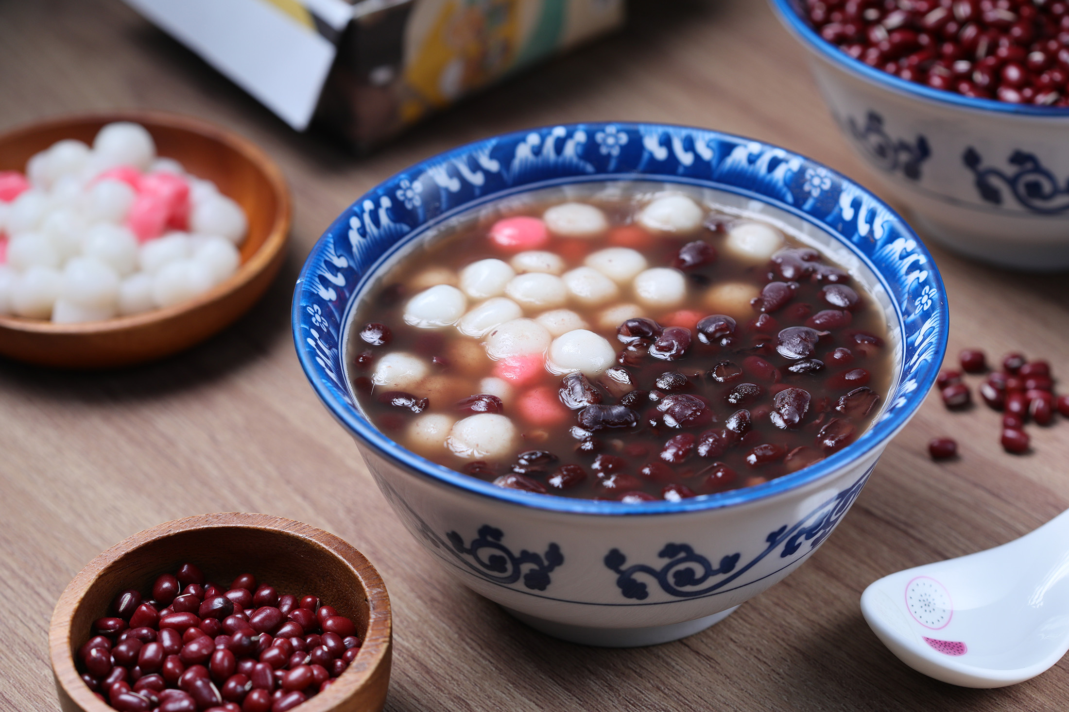 「紅豆湯小湯圓」（60元／份）是許多人心目中最經典的甜湯組合。