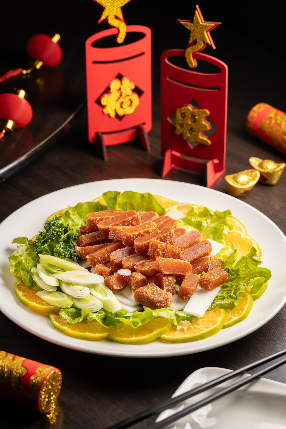 野生的「厚切烏魚子」味道層次豐富，口感特別Q，厚片吃起來就是過癮。（8,800元年菜套餐菜色）