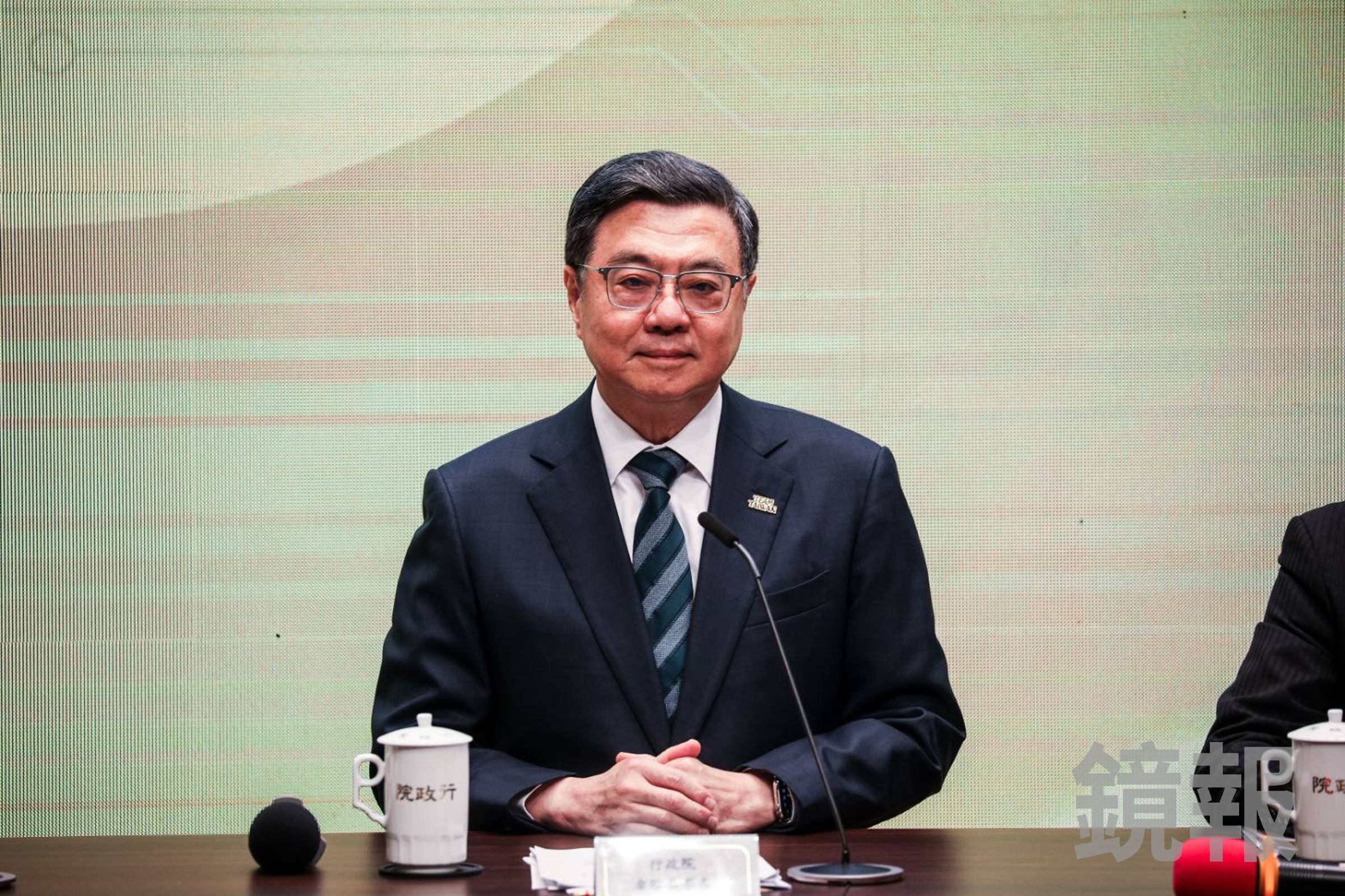 行政院長卓榮泰表示，不副署立法院在去年12月強行通過《財劃法》修正案。（鏡報鄒保祥）
