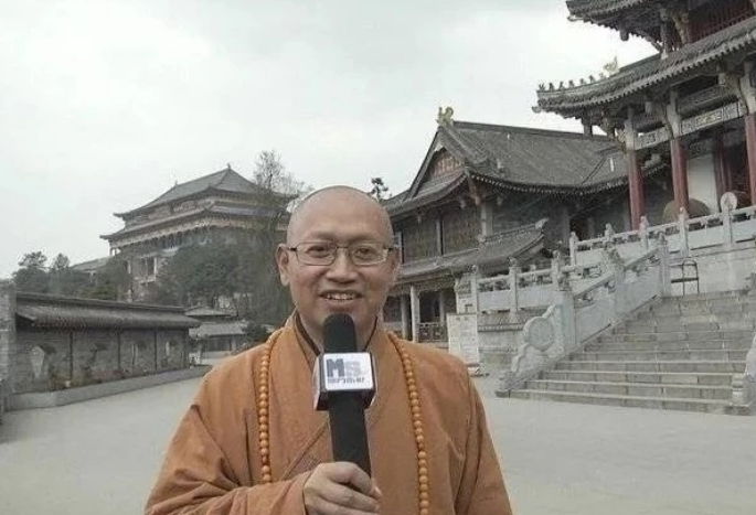 據傳遭仙人跳的住持為石象寺住持釋照杰,目前已辭去了四川省宗教協會副會長的職務。(翻攝微博)