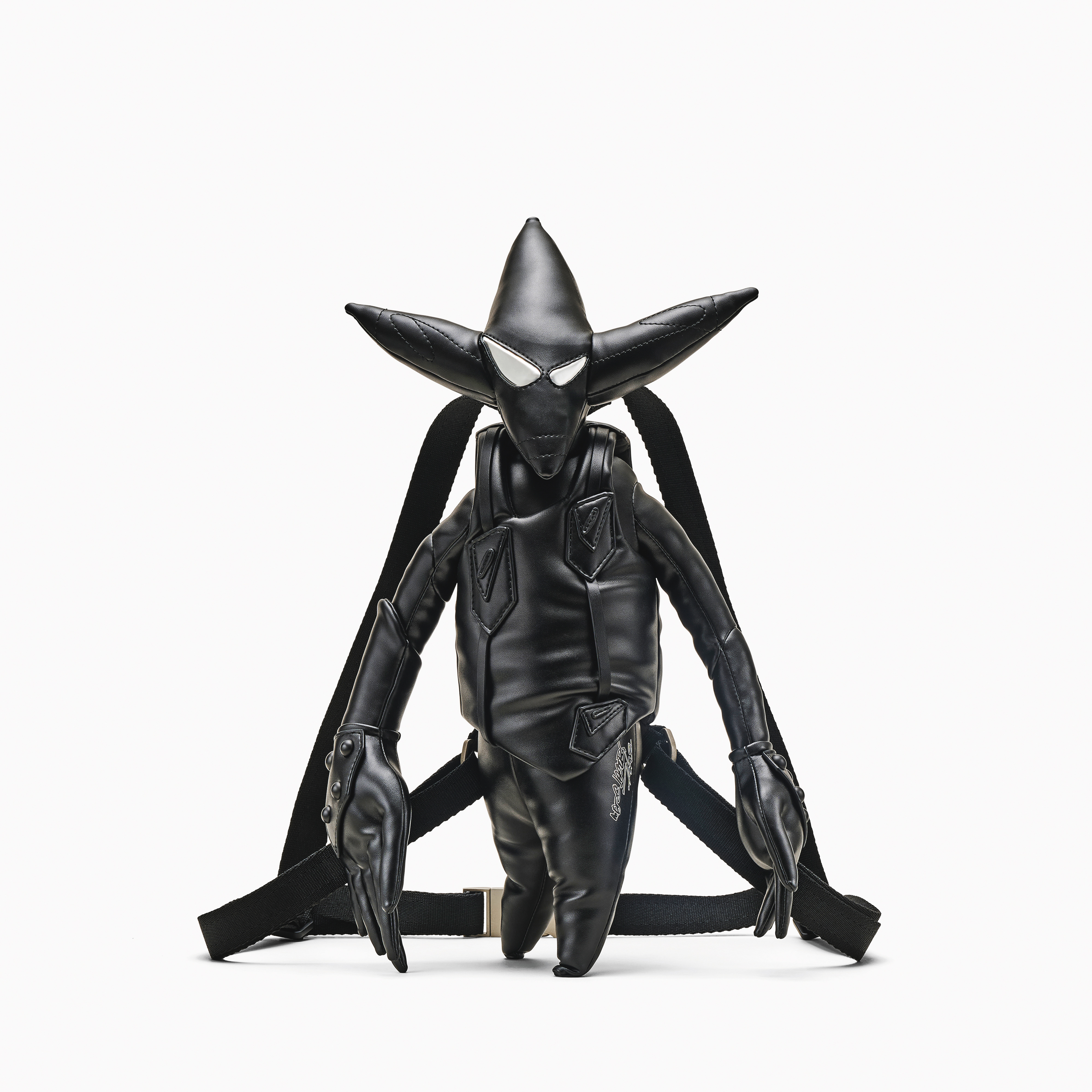 MARC JACOBS X FUTURA聯名系列POINTMAN後背包 NT$21,800。(美之心提供)