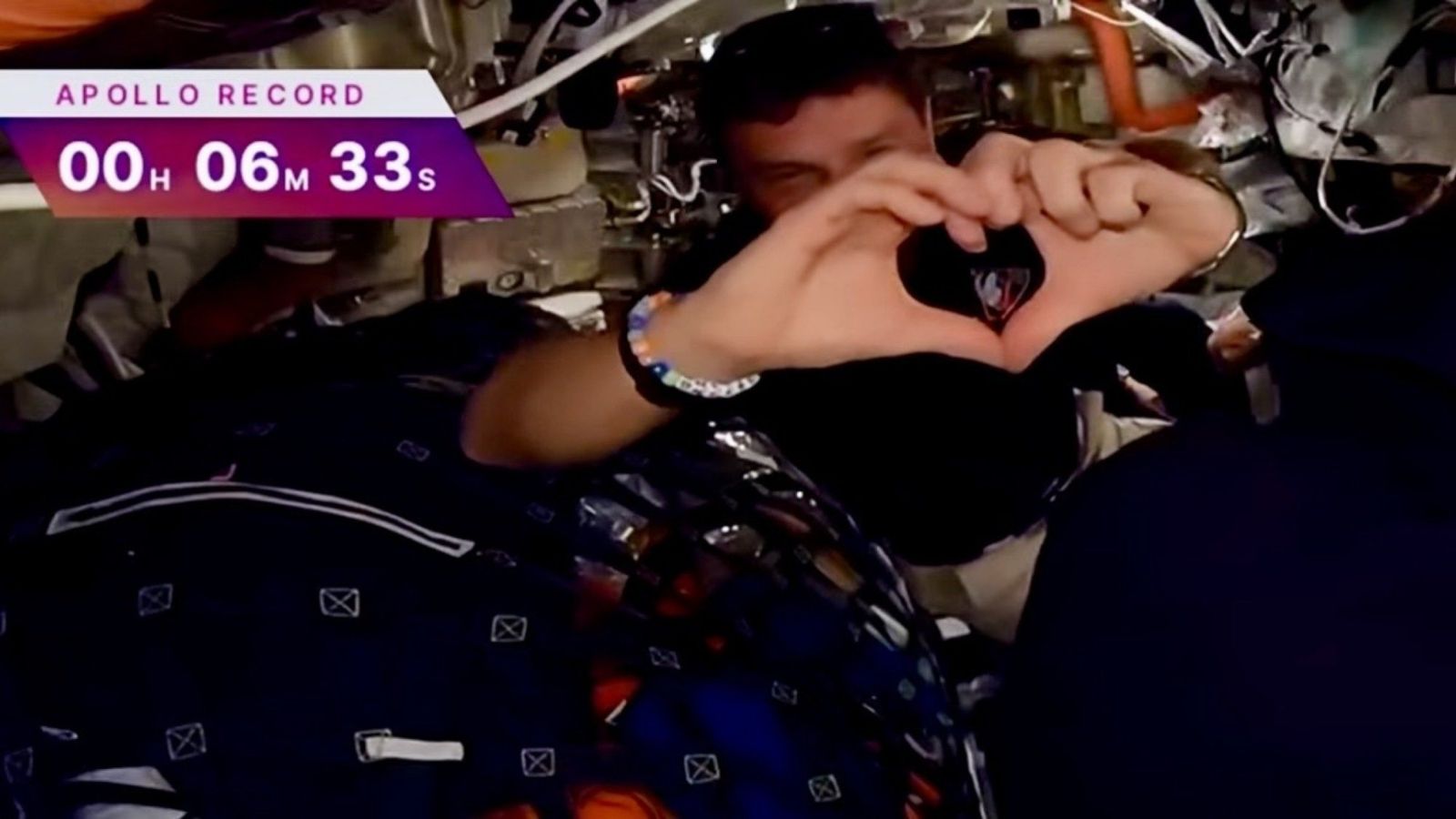 「爸爸媽媽都在那裡」NASA太空人繞月催淚一幕! 指揮官以亡妻之名命名新隕石坑