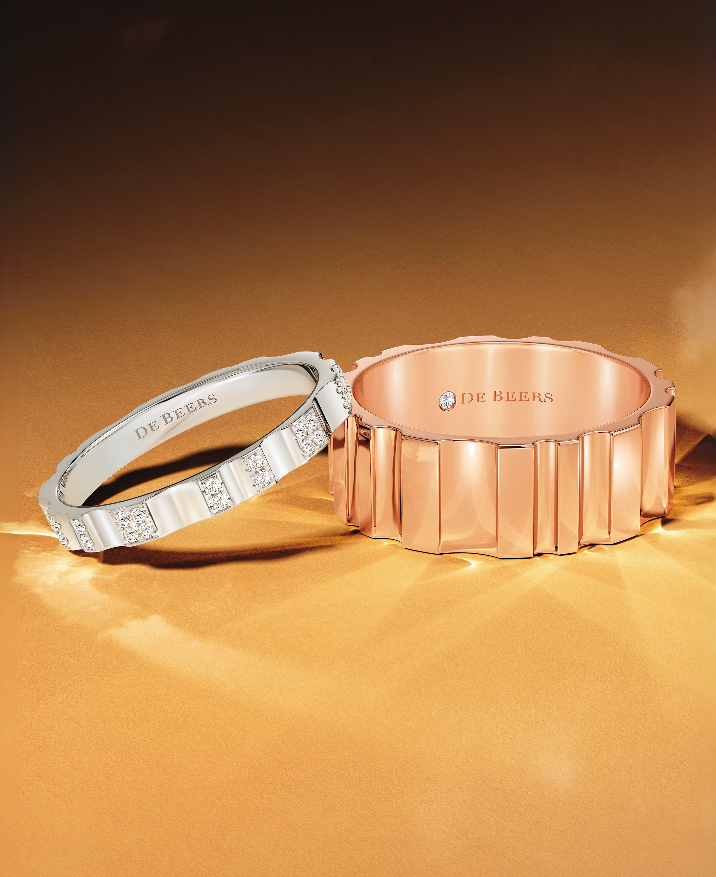 De Beers RVL系列百搭耐看。兩款戒指售價均為NT$58,000(De Beers提供)