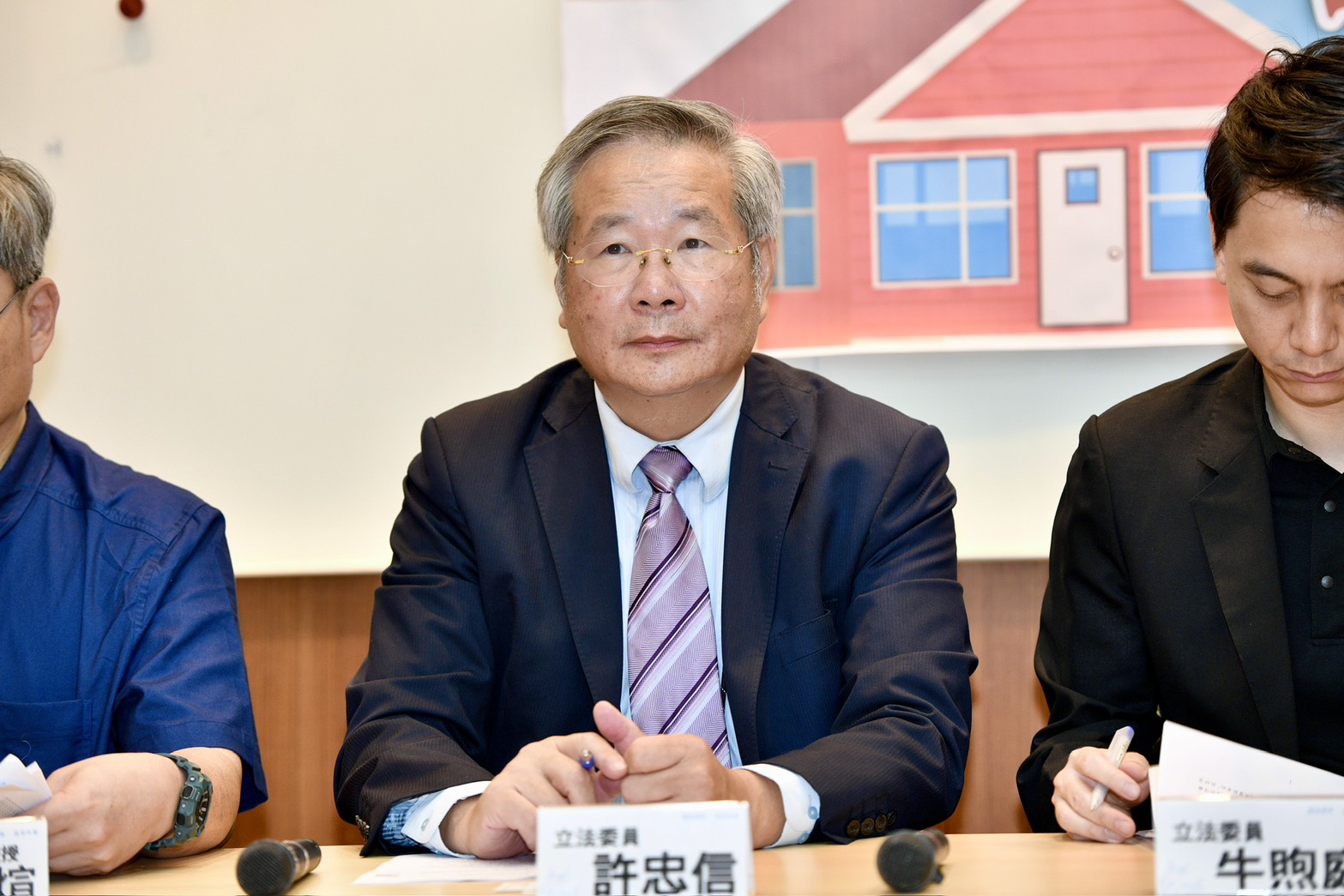 白委許忠信為質詢失言道歉。（鏡報資料照）