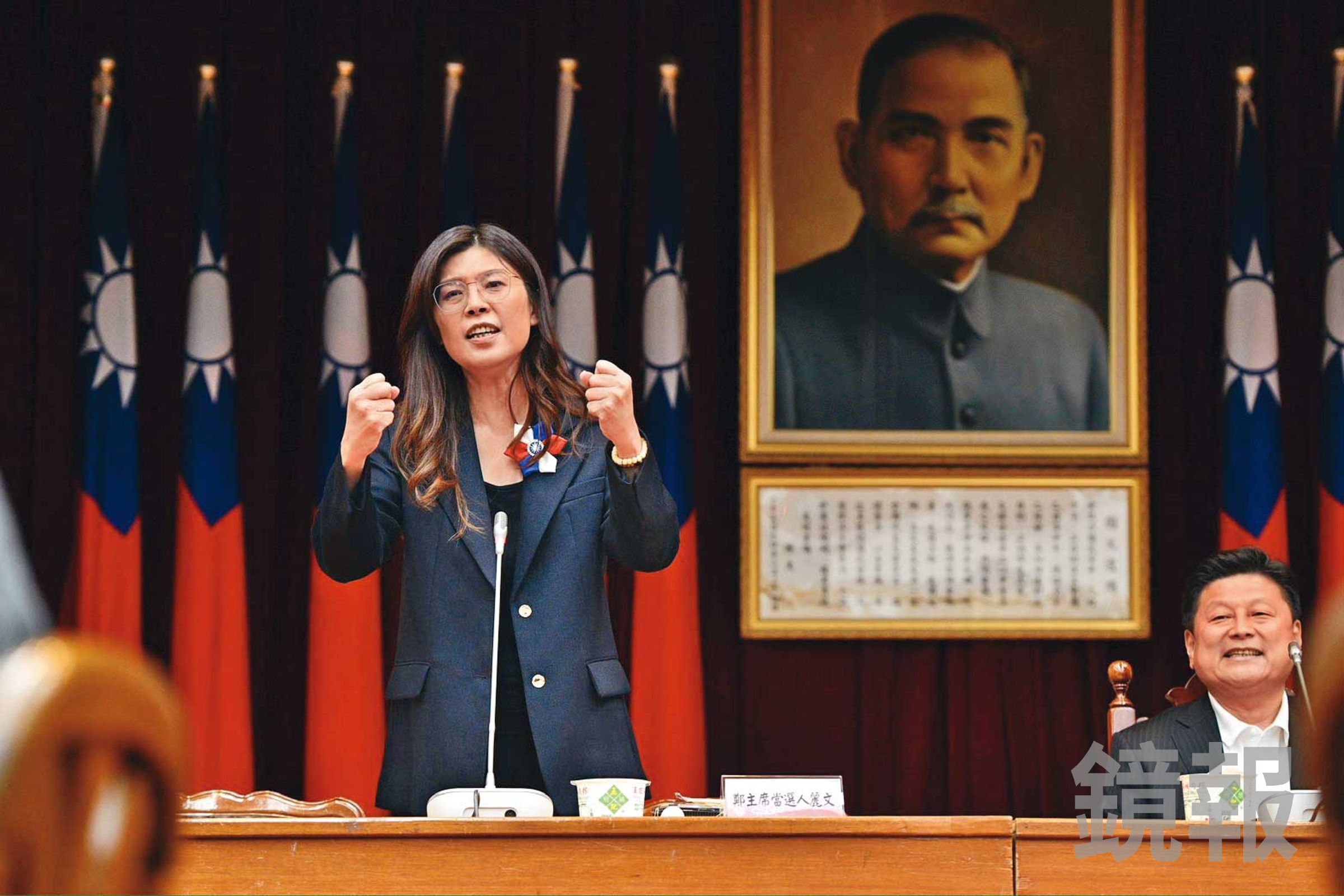 國民黨選出在統獨與國家認同的光譜上最極端的政治人物—鄭麗文,讓想選舉的人帶著忐忑不安的心情。(鏡報李智為)