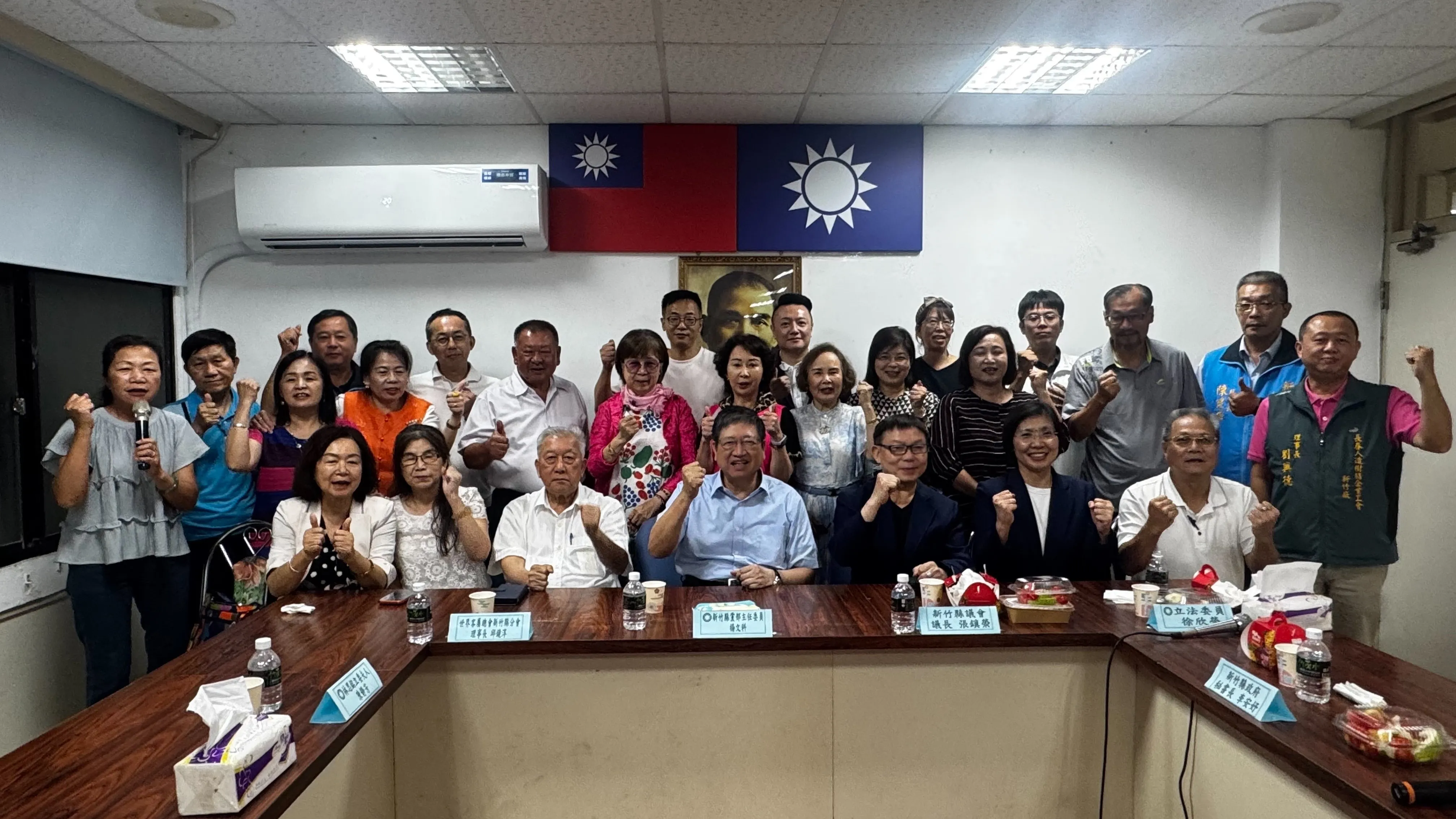 出席縣級社團領導人交流座談　徐欣瑩盼無縫接軌楊文科執政