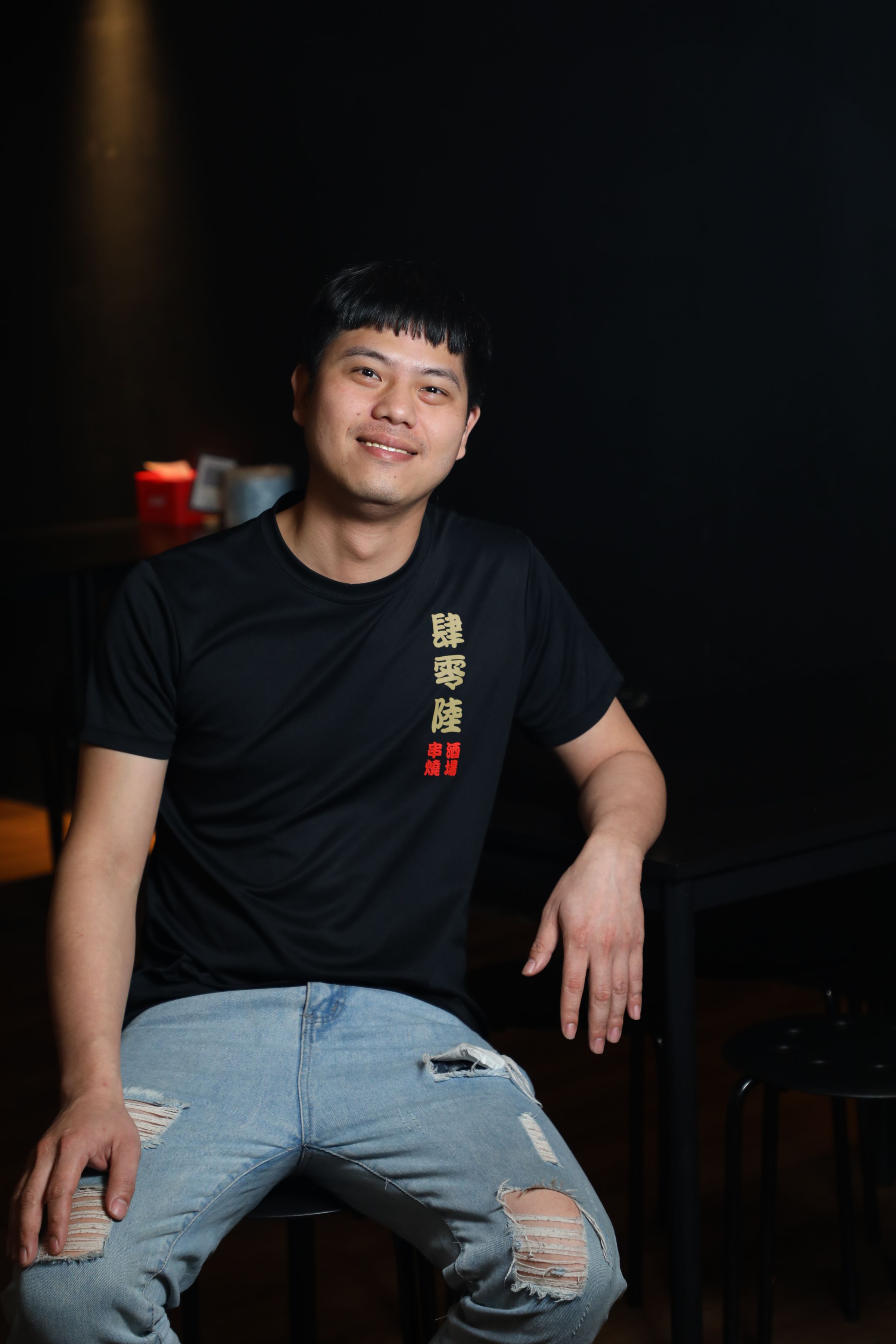 老闆蕭明龍希望為台東人增添點「夜生活」，打造一間夜間能聚會小酌的深夜食堂。