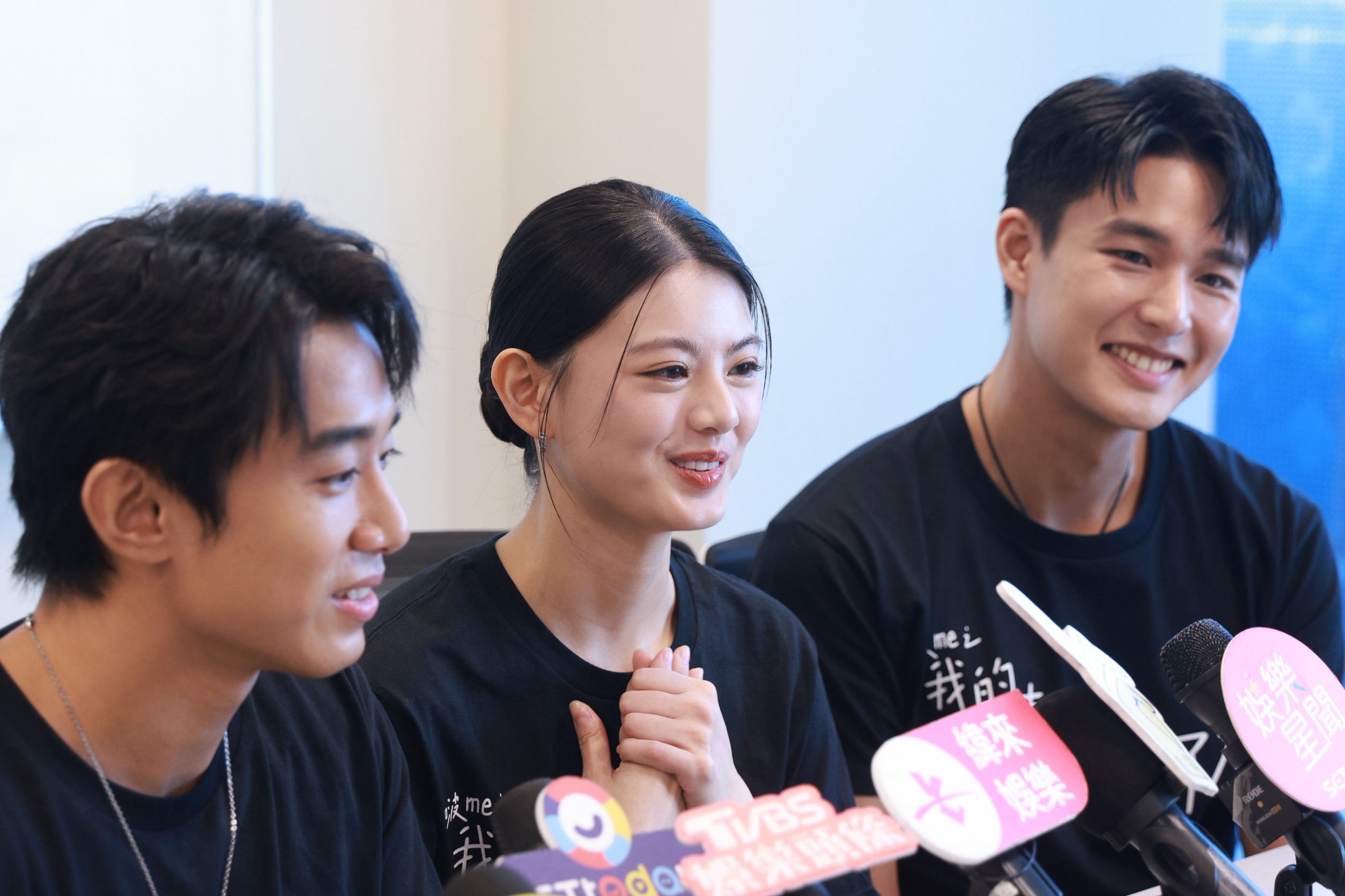 初孟軒（左起）與3位新人陳昱廷、安俊朋、顏廷儒在片中組成劇團，意外揭開一個都市傳說。