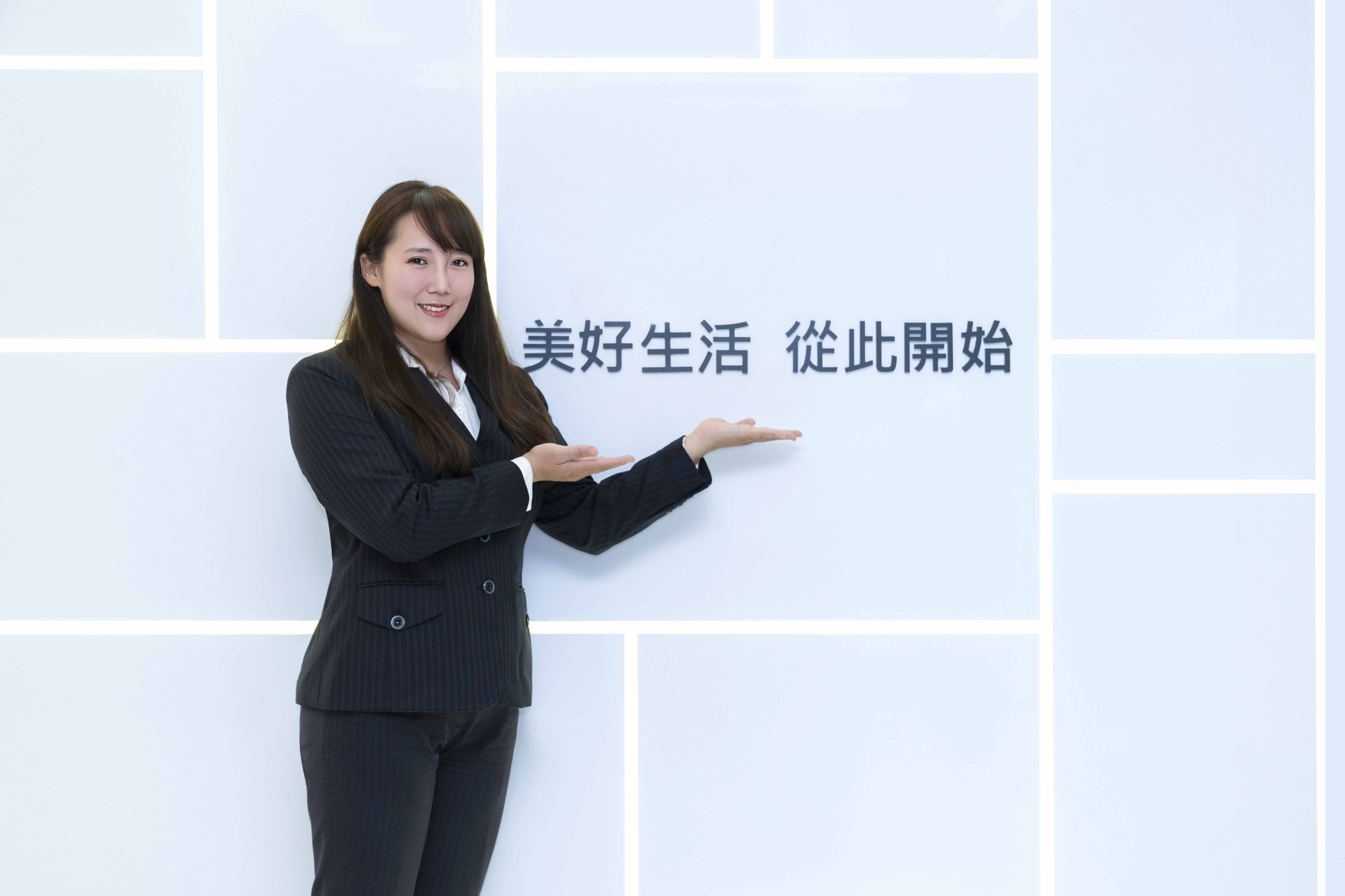 永慶房屋資深店長許芝瑜將自己的經驗無私分享給新上任店長,傳遞共好成長的優良企業文化。