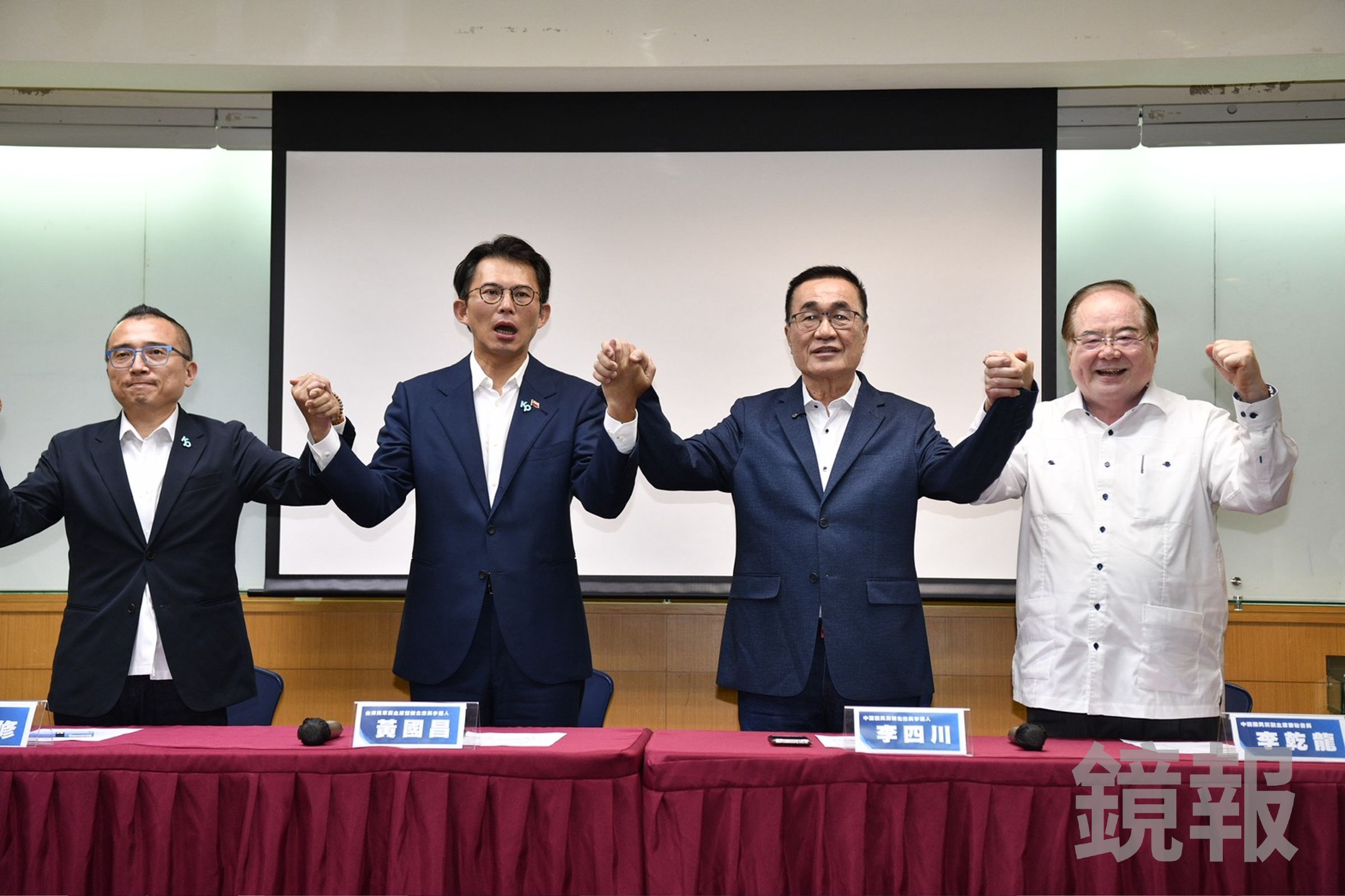 李四川自藍白合民調勝出，黃國昌稱不排除加入李團隊，但李四川卻點出1原因直喊不可能。（鏡報李智為）