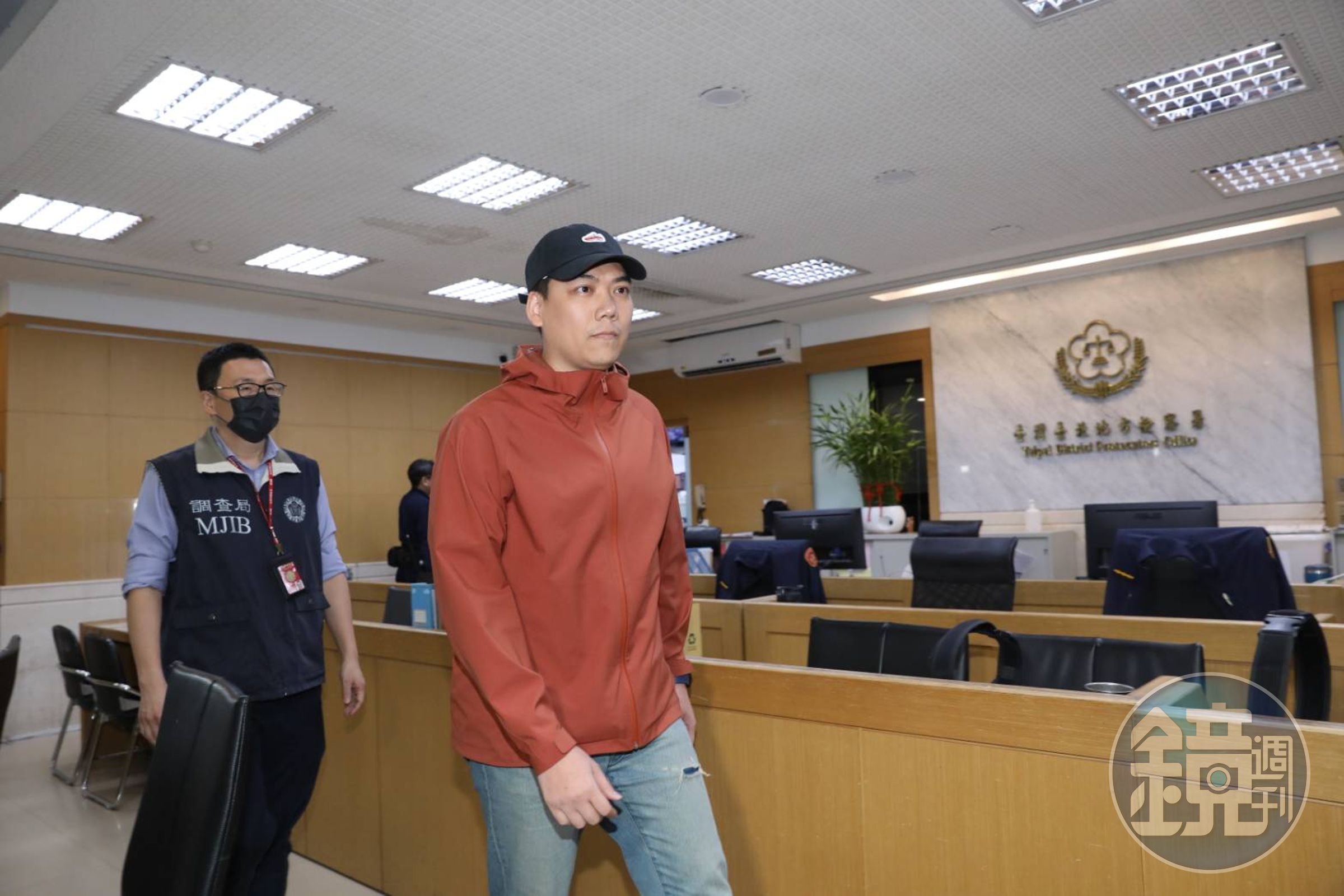 賴苡任被移送北檢複訊。
