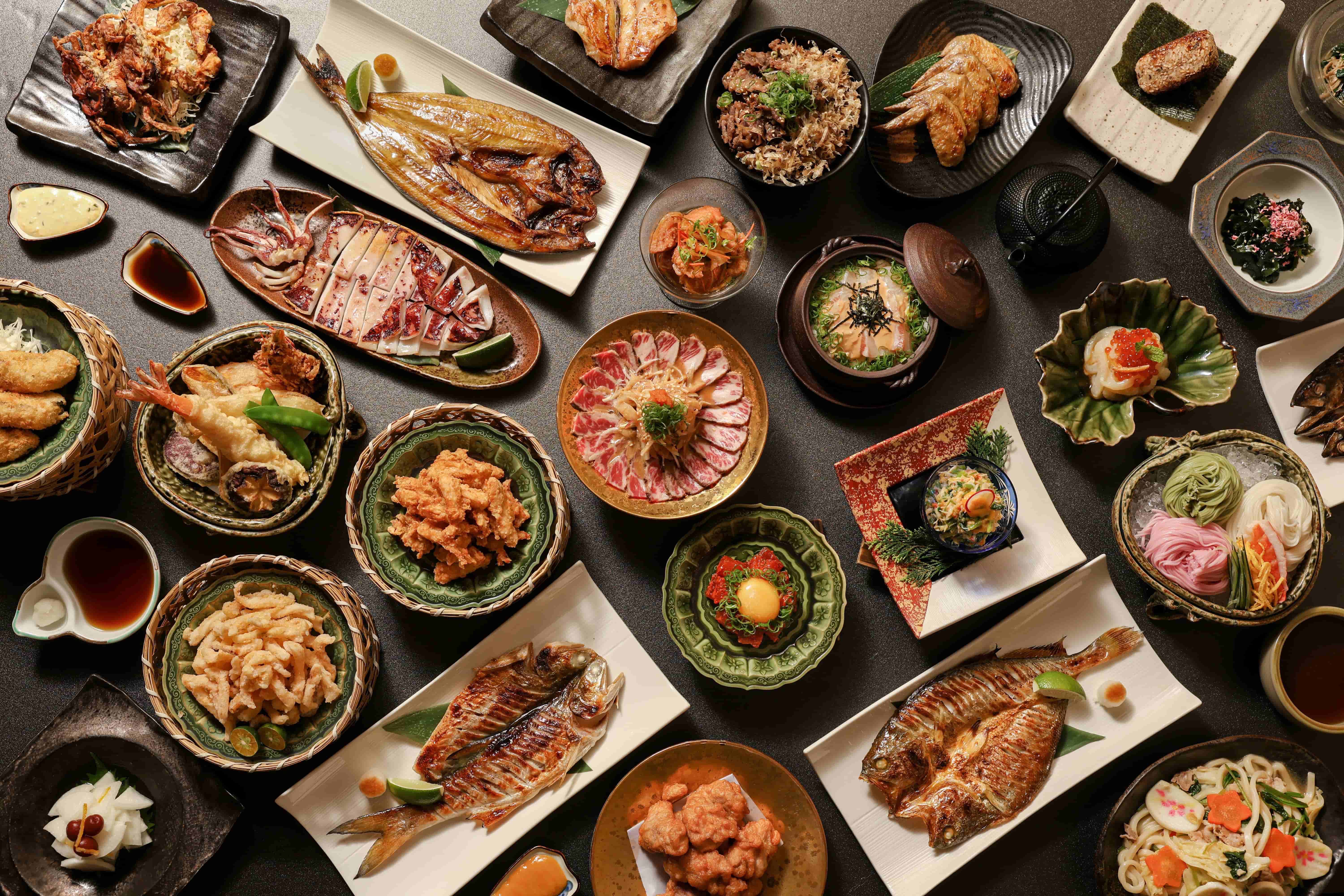 「三燔北投」的居酒屋料理選單提供多款道地日料任君點用。（北投晶泉丰旅提供）