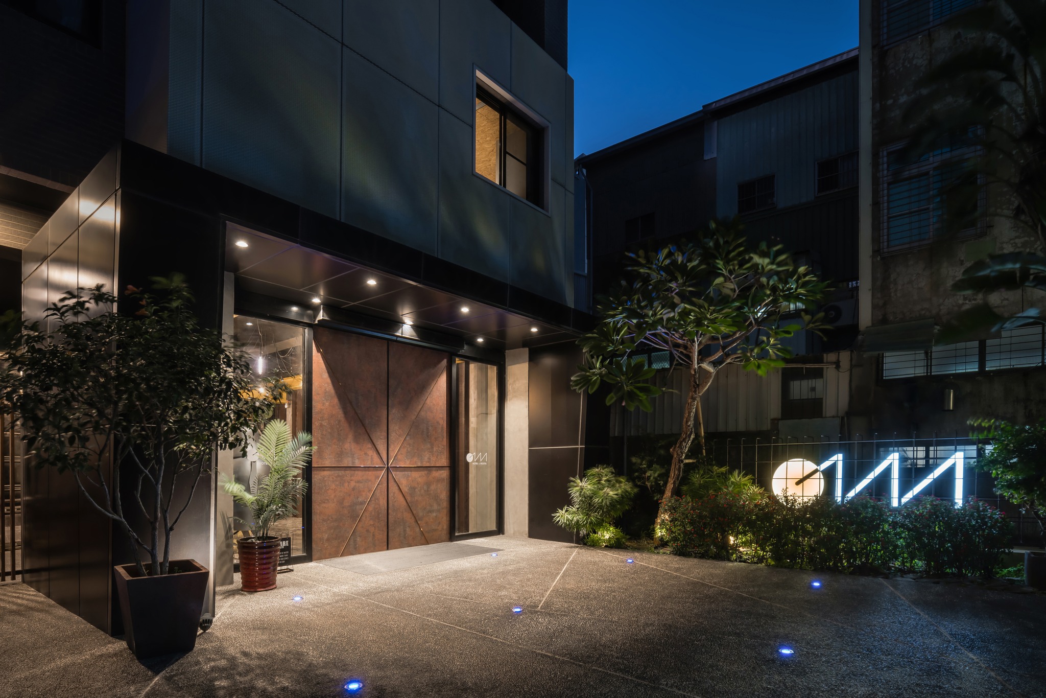 台南行旅無預警封館，導致旅客差點露宿街頭。（翻攝自臉書粉絲專頁台南行旅 Hotel Leisure Tainan－OINN 巷弄潮旅）