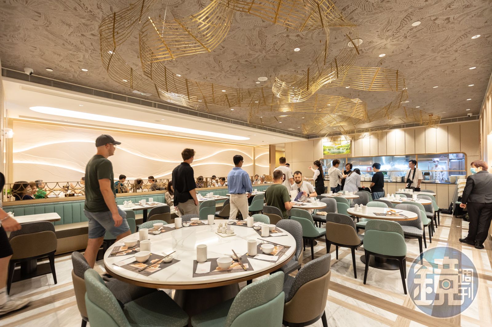 香港市區唯一的「何洪記」，裝潢雅致明亮，吸引不少海外遊客來朝聖。