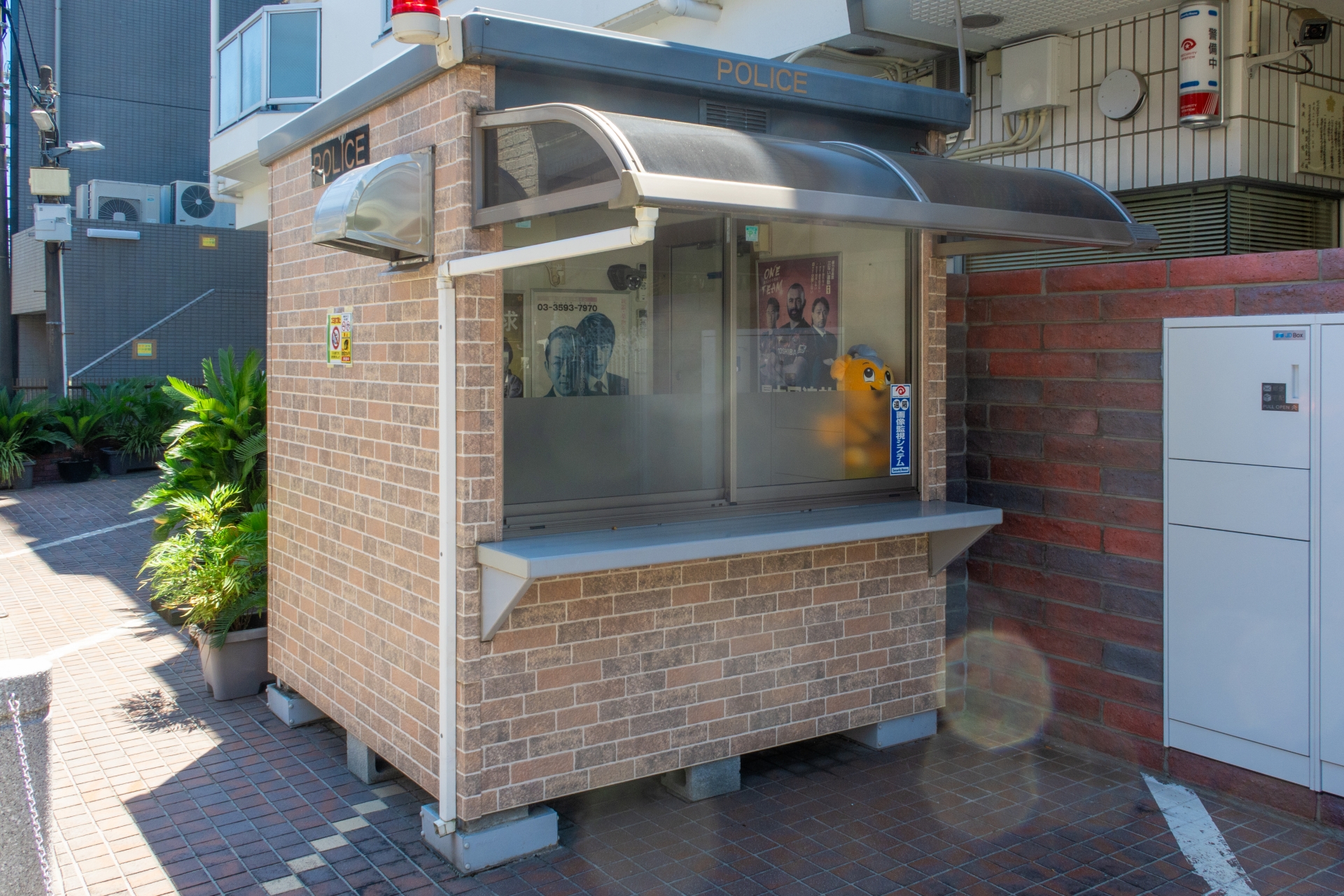 一名網友分享社區新來的保全年僅23歲，是大學畢業生。（示意圖，取自PhotoAC）