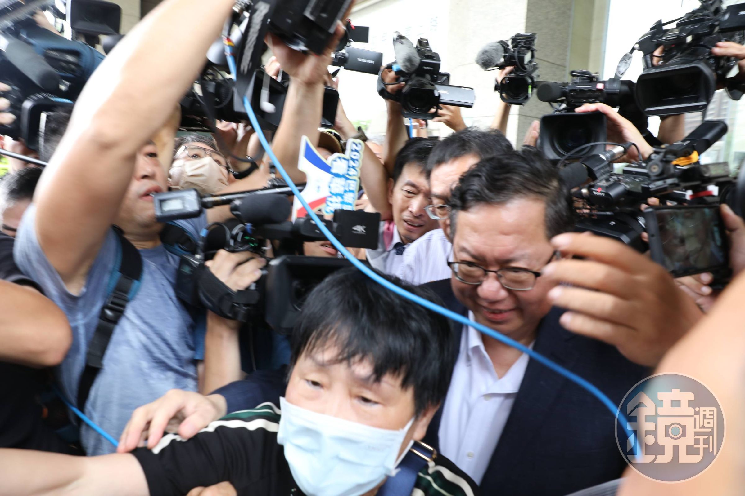 海基會董事長鄭文燦燦涉貪500萬交保,他以LINE訊息謝謝友人關心。